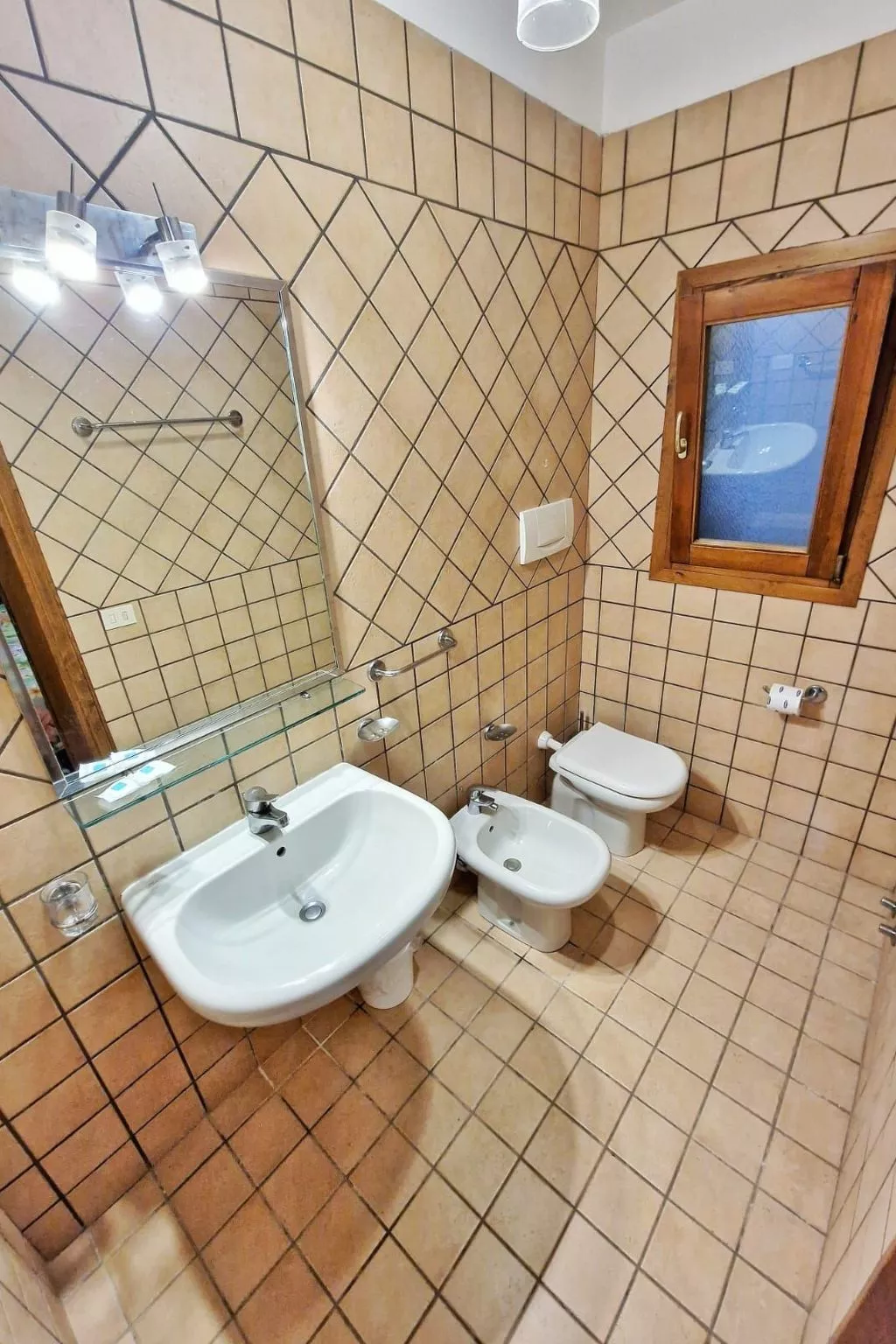 Drei-Zimmer-Wohnung für max. 3 Erwachsene und 2 Kinder bis zu 12 Jahren-Image-tags.info