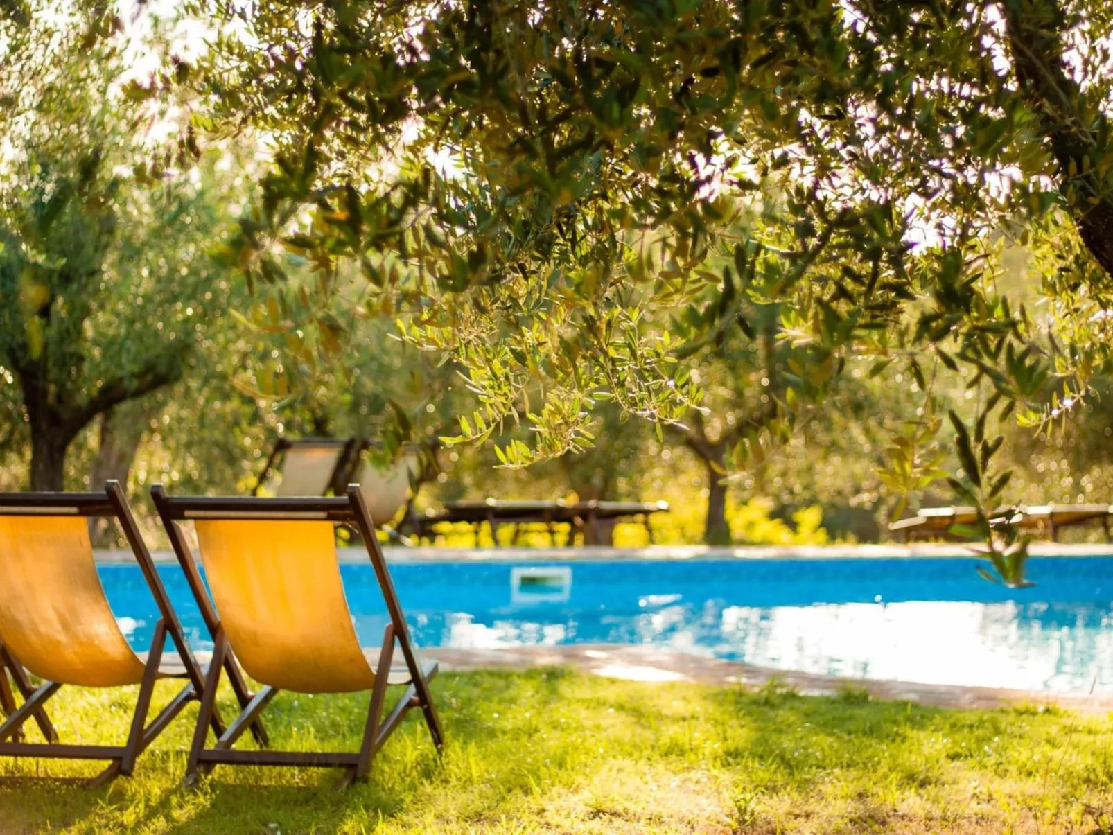 Studio-Apartment mit Garten, Grill, Pool und Aussicht-Buiten