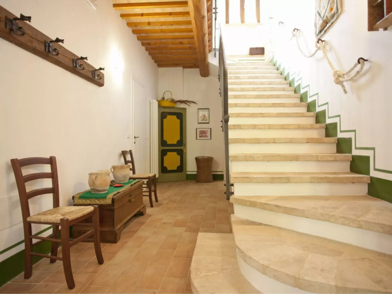 Villa mit privatem Pool und atemberaubender Aussicht-Binnen