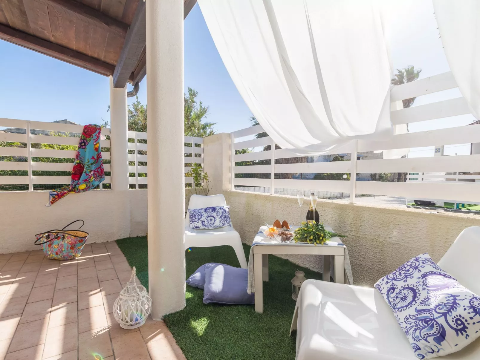 Edoné, Wohnung mit Blick auf einen Sandstrand-Image-tags.info