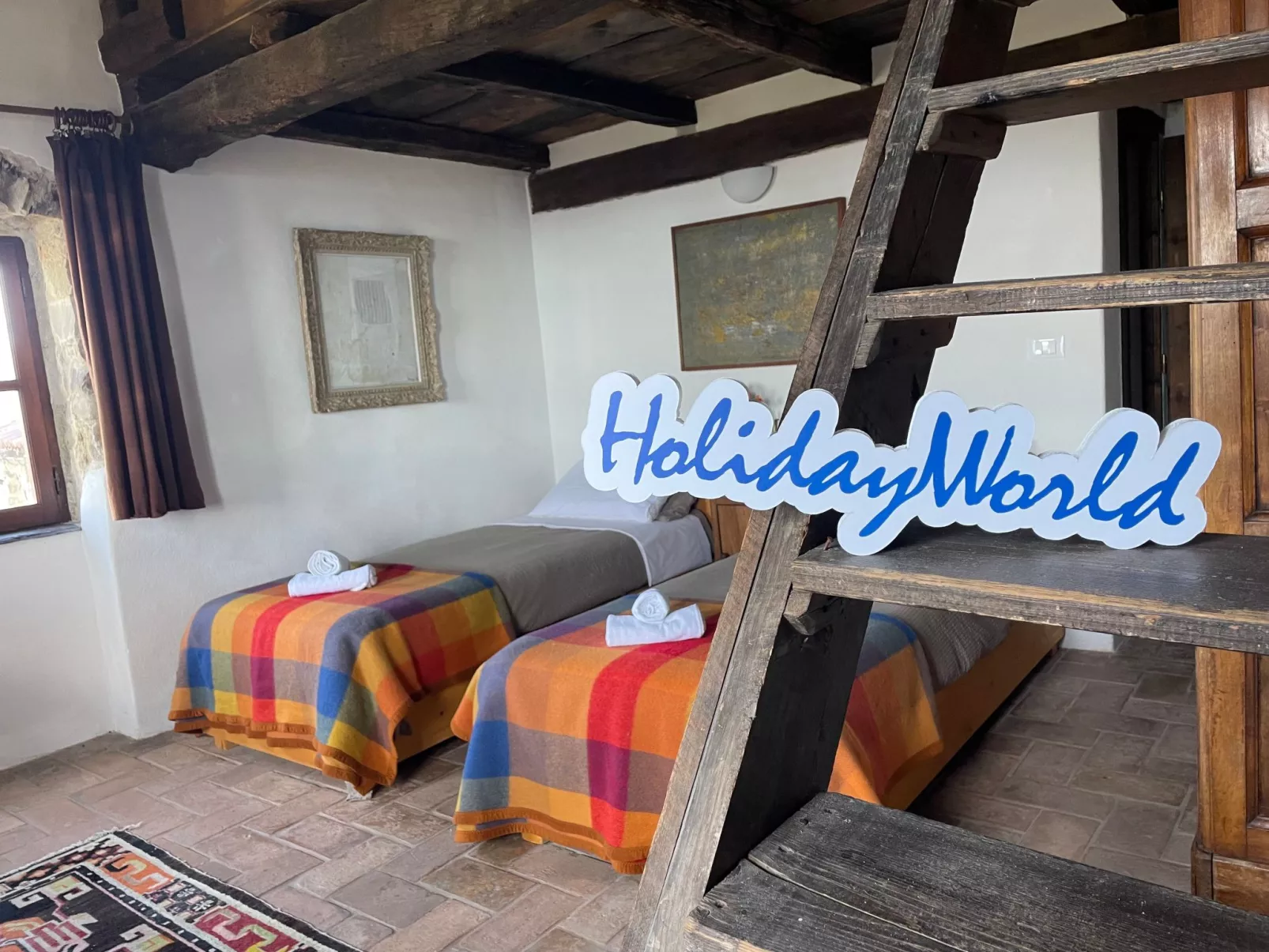 Retreat with a  View by Holiday World-Binnen