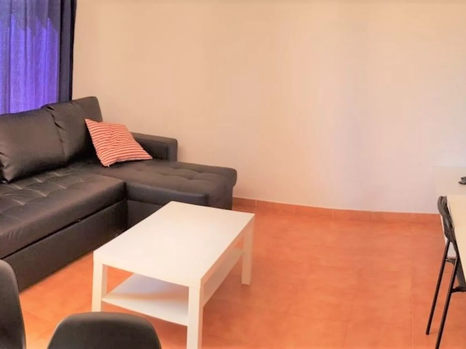 Wohnung mit Terrasse für 2 Erwachsene und 1 Kind-Image-tags.info