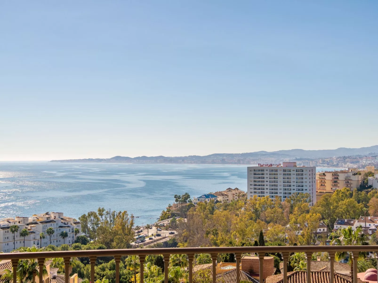 Luxuriöse Villa mit beheiztem Pool und Whirlpool-Image-tags.info