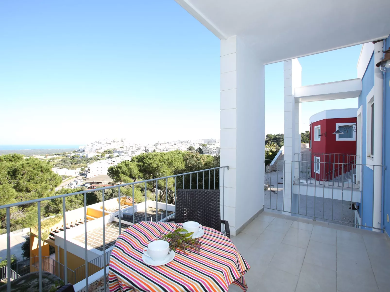 Villa Rea mit Panoramapool-Image-tags.info