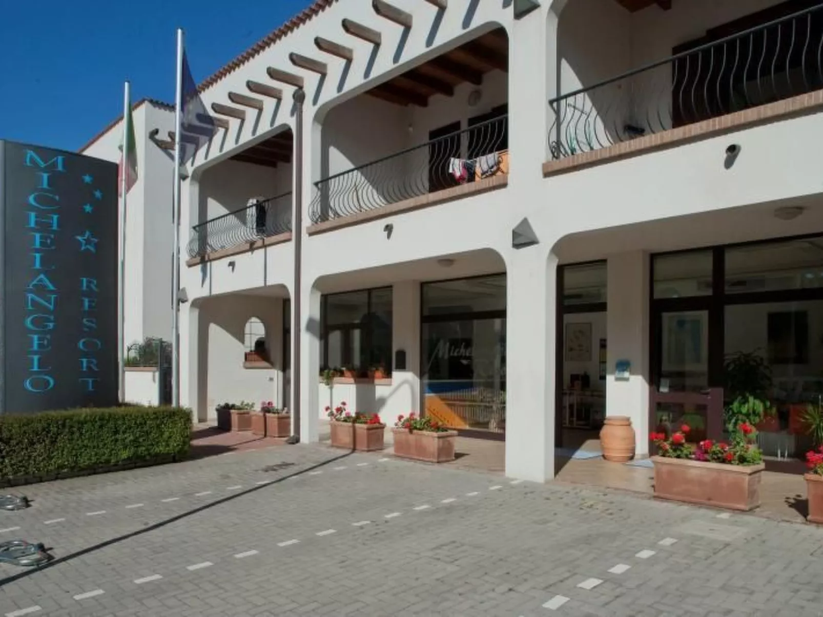 In Lido Di Spina mit Möbliertem Balkon-Buiten