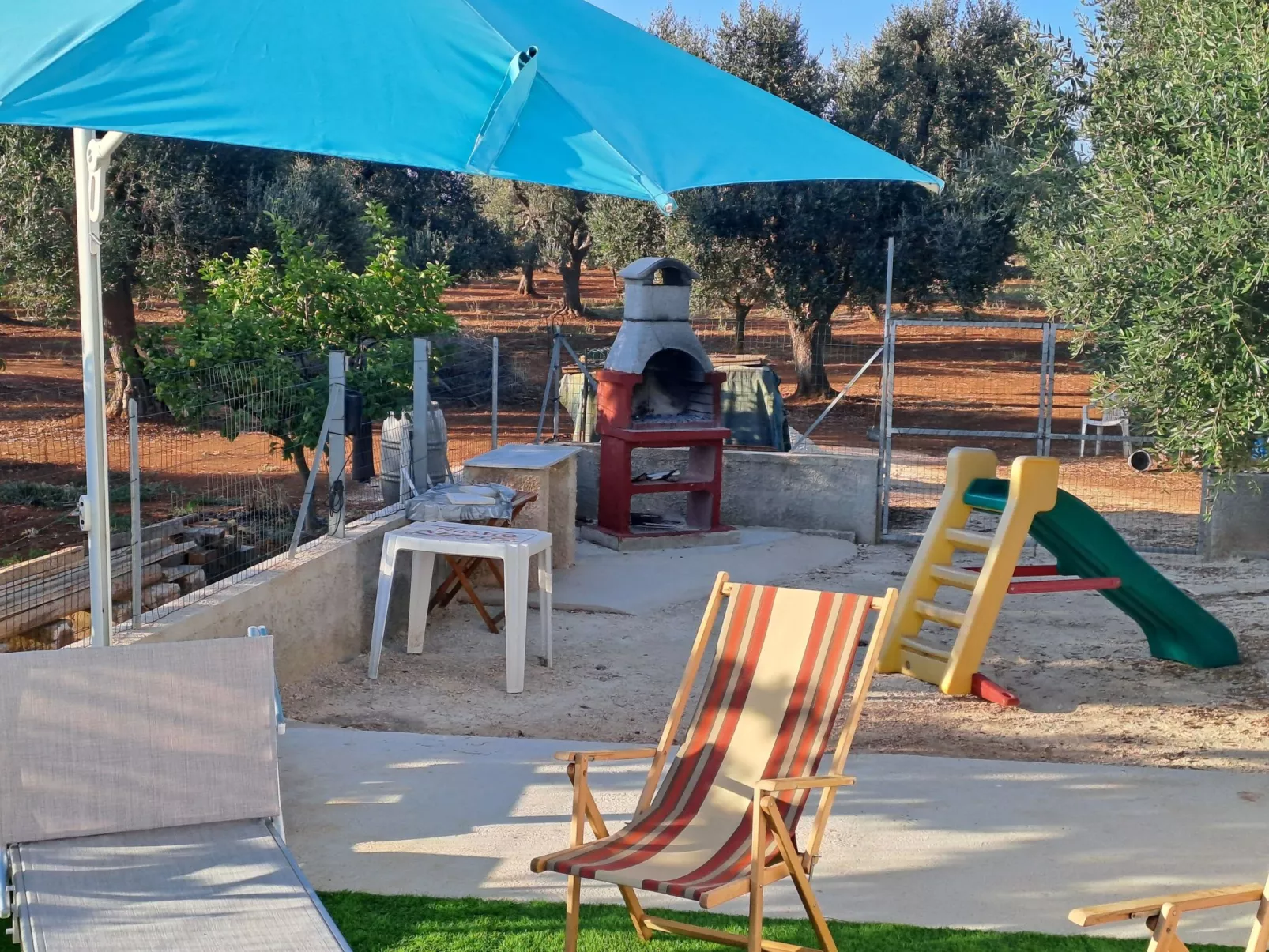 Bauernhof mit Schwimmbad und Babypark Brindisi am Meer-Buiten