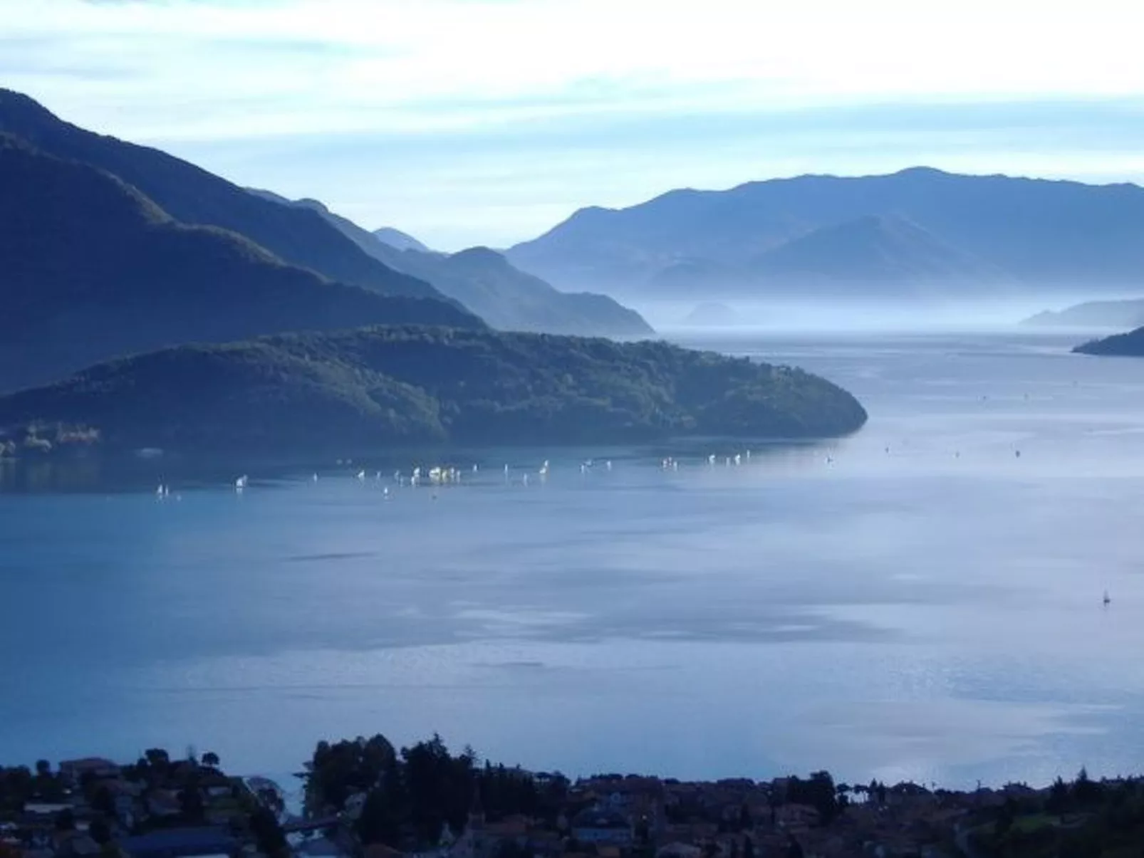 Dachgeschosswohnung am See für 6 Personen-Buiten