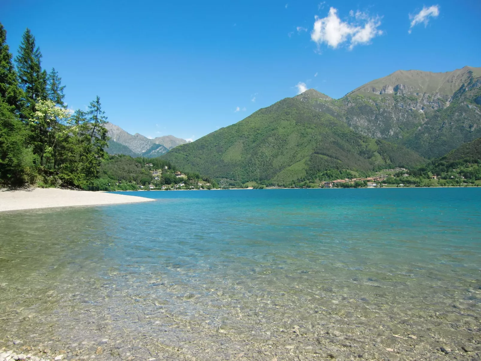 2-stöckige Wohnung mit privatem Gartenbereich-Buiten