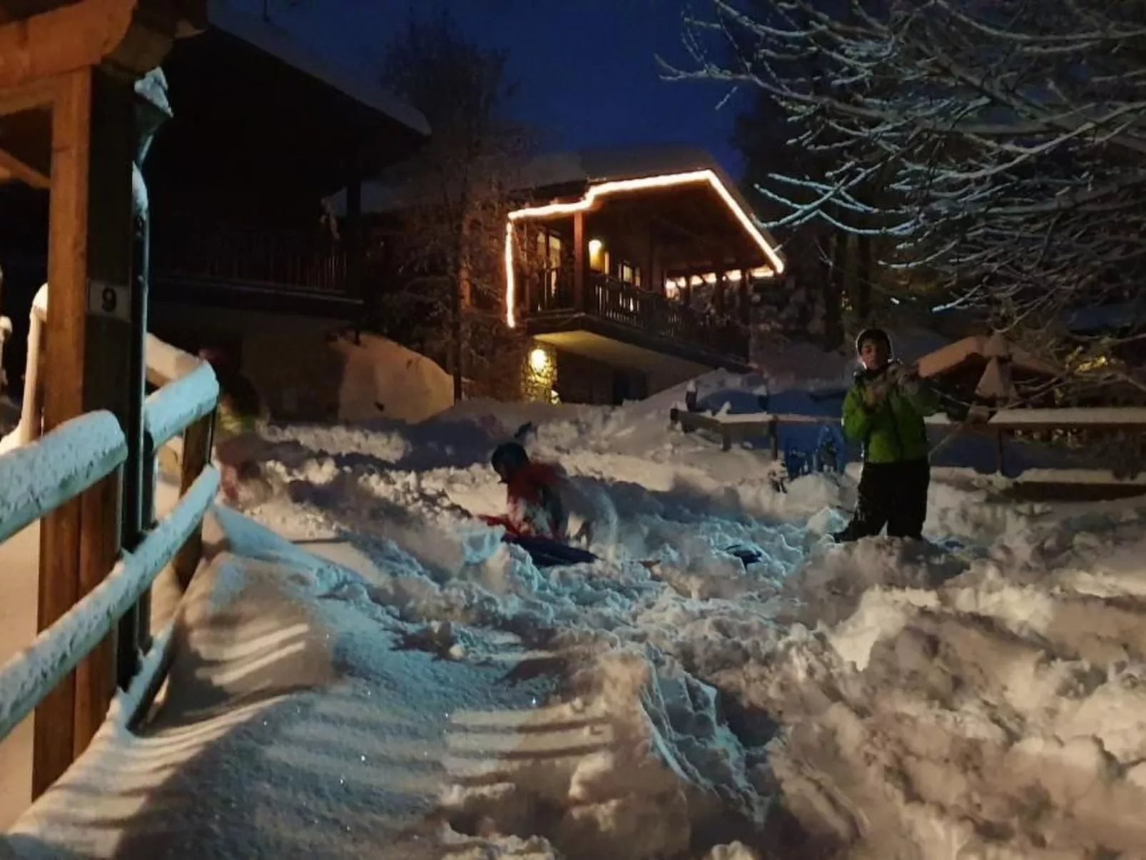Berghütte mit Wasserblick-Buiten
