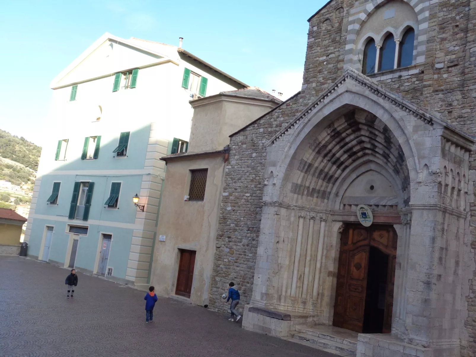 'Medieval House' mit Terrasse-Buiten