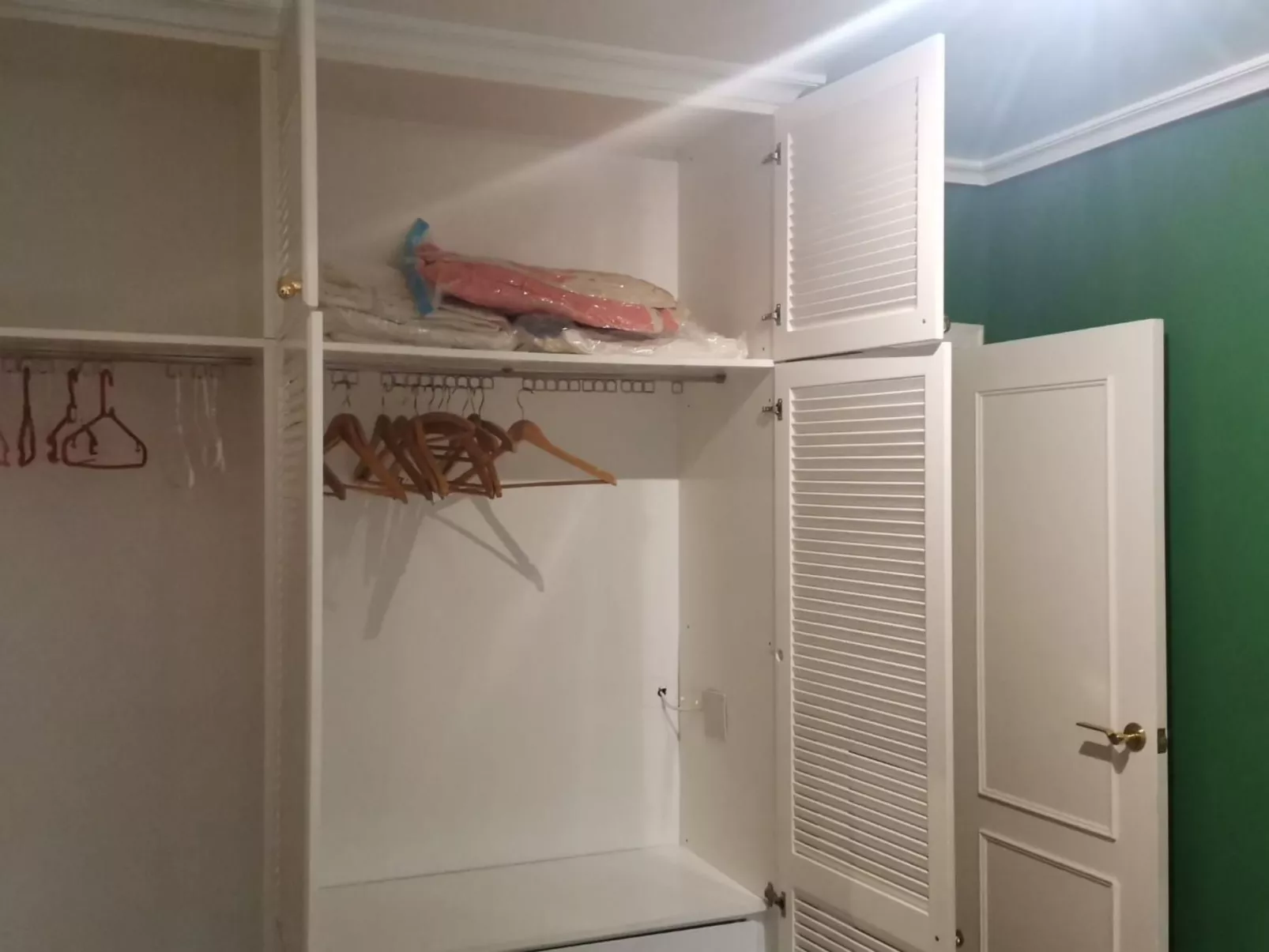 Penthouse mit drei Schlafzimmern in der Nähe von natürlichen Schwimmbädern-Binnen