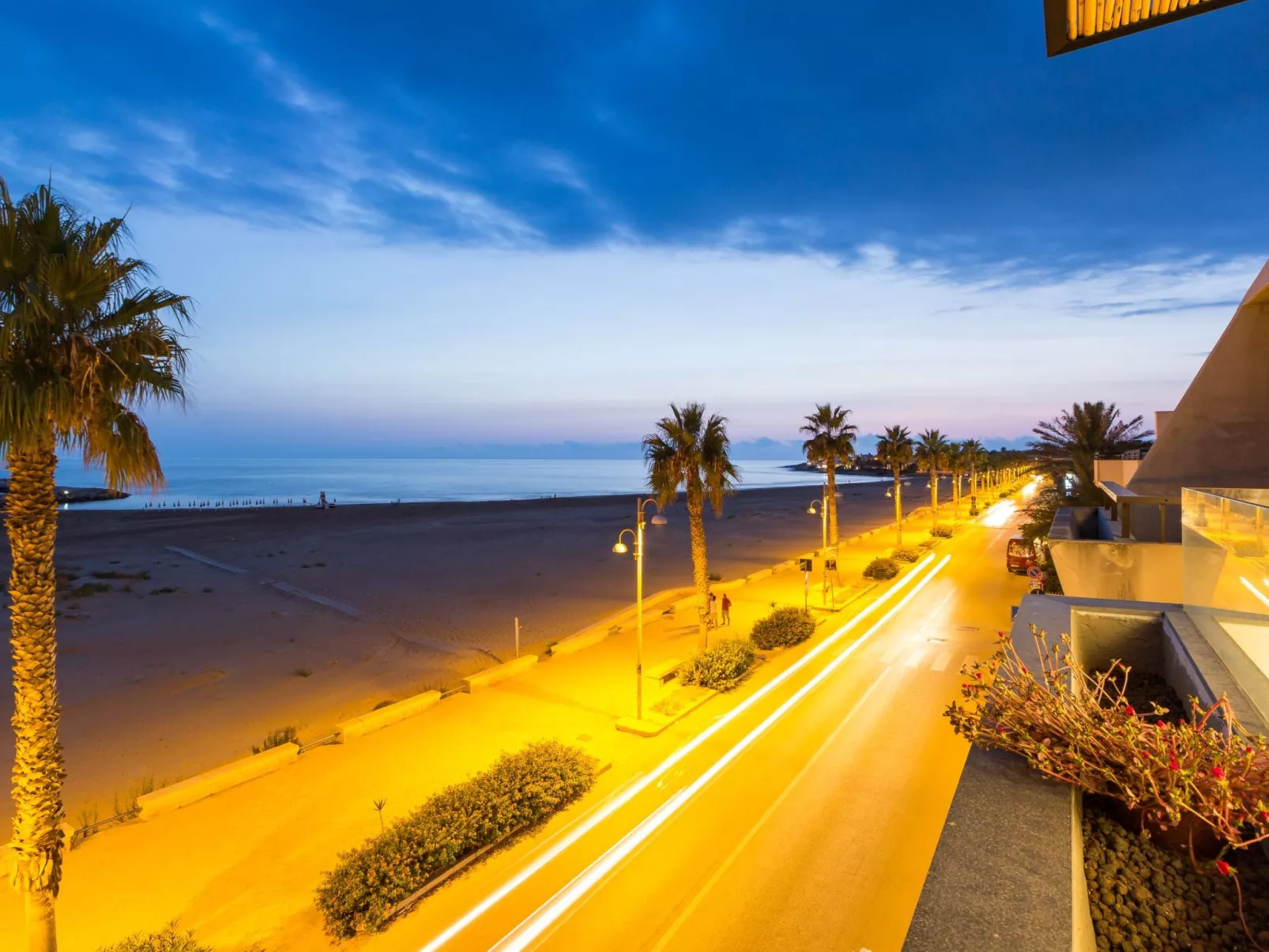 Charmante Wohnung in Donnalucata mit Möblierter Terrasse-Buiten