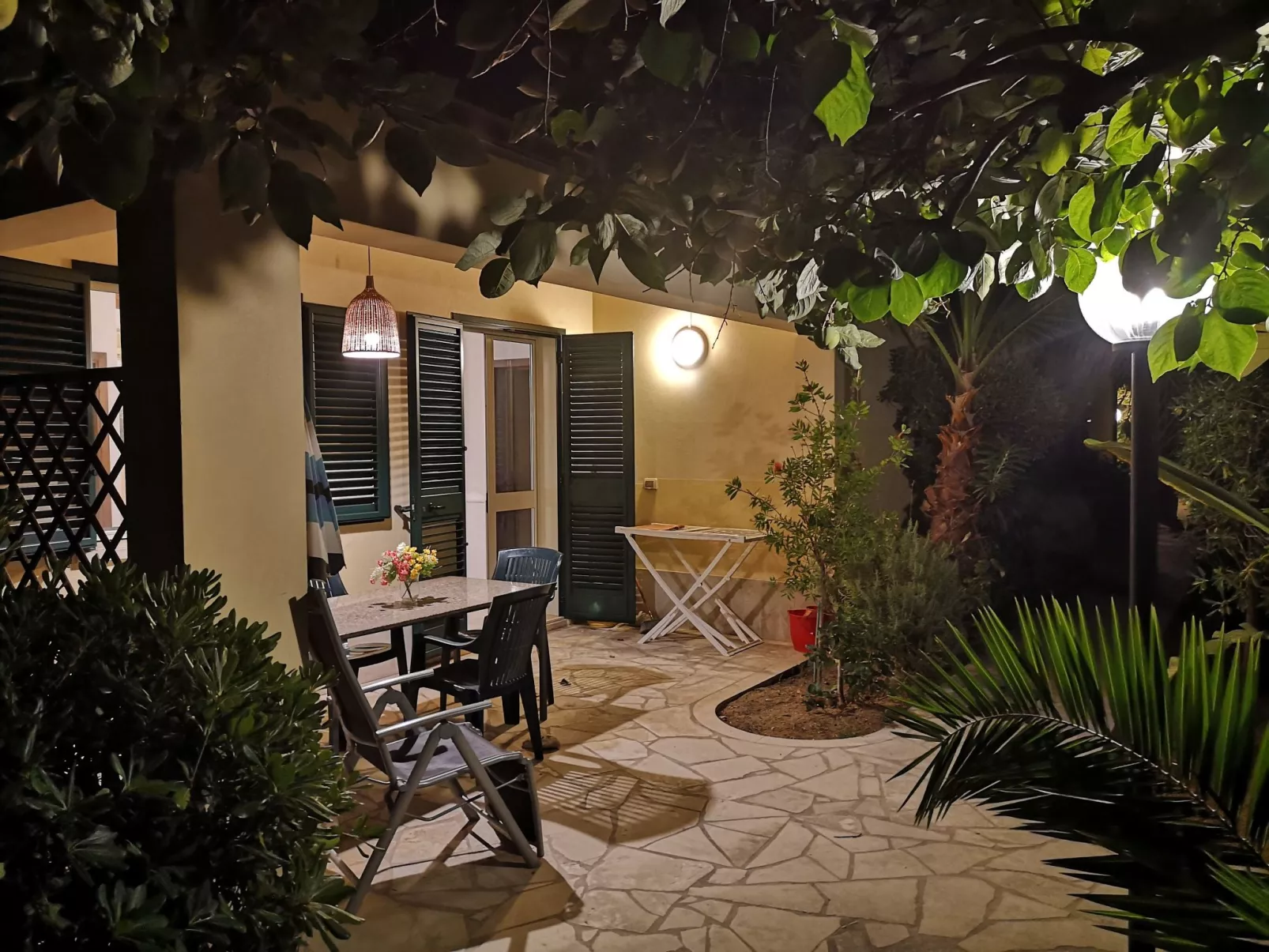 Schöner Bungalow direkt am Sandstrand auf Sizilien-Image-tags.info