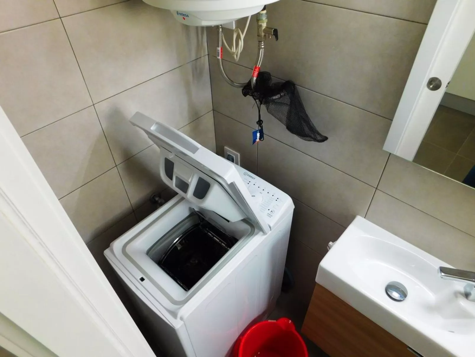 Renoviertes Ferienhaus in Roses mit Terrasse-Image-tags.info