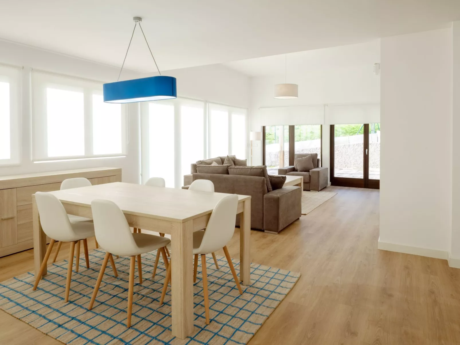 In Outes mit Sonniger Terrasse und Meerblick-Binnen