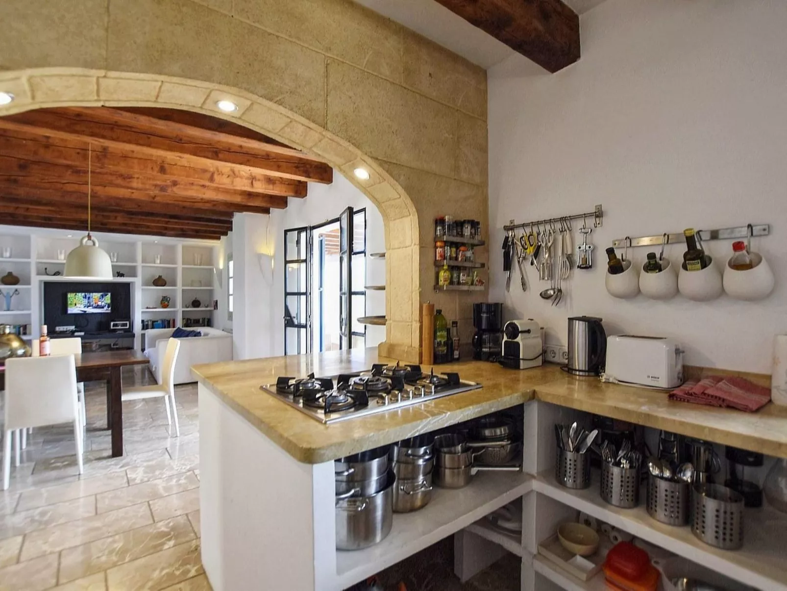 Ibizenkisches Haus mit Pool und Beachvolley-Blick-Binnen