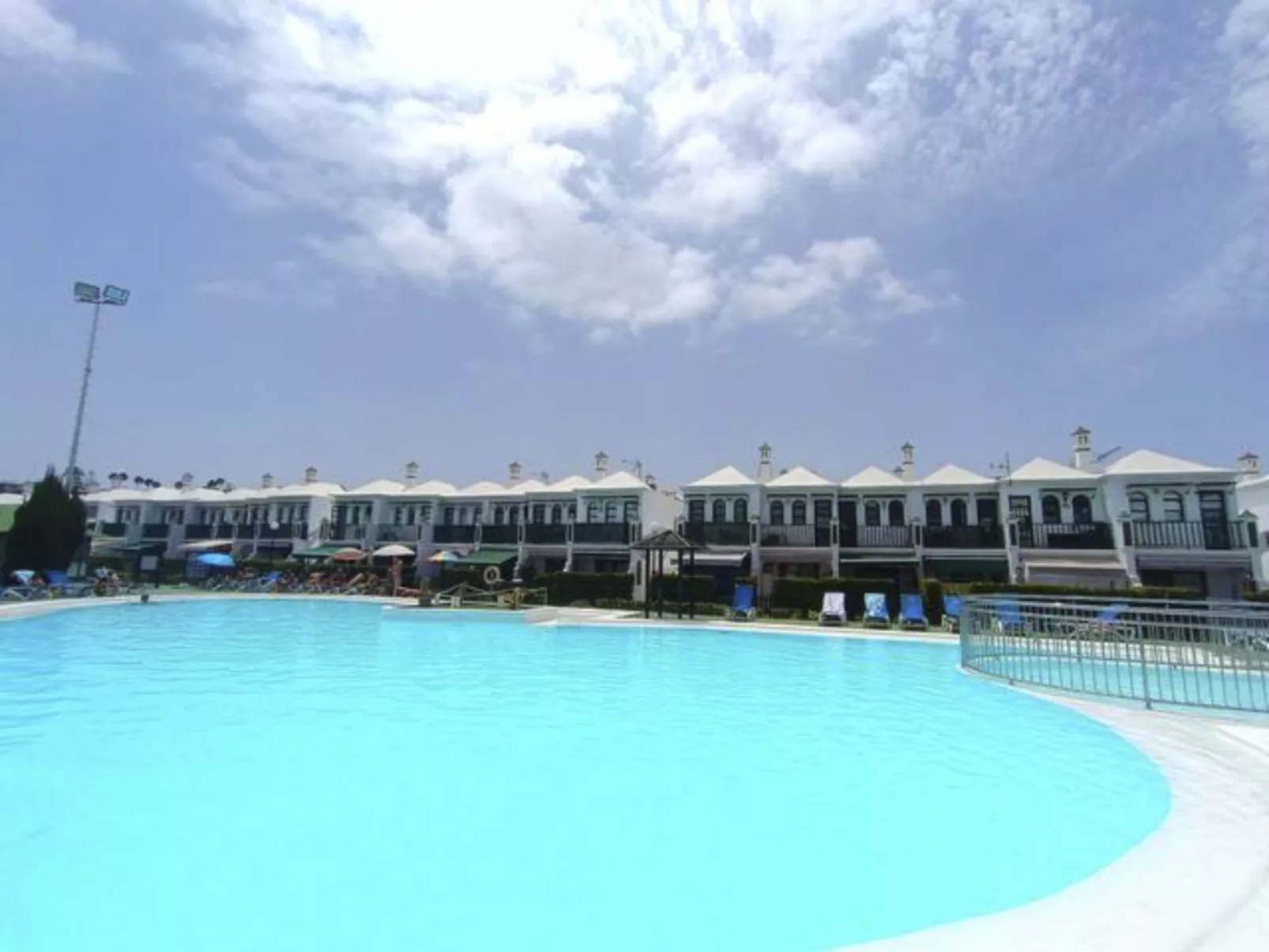 Bungalow Dunaflor mit Terrasse-Buiten