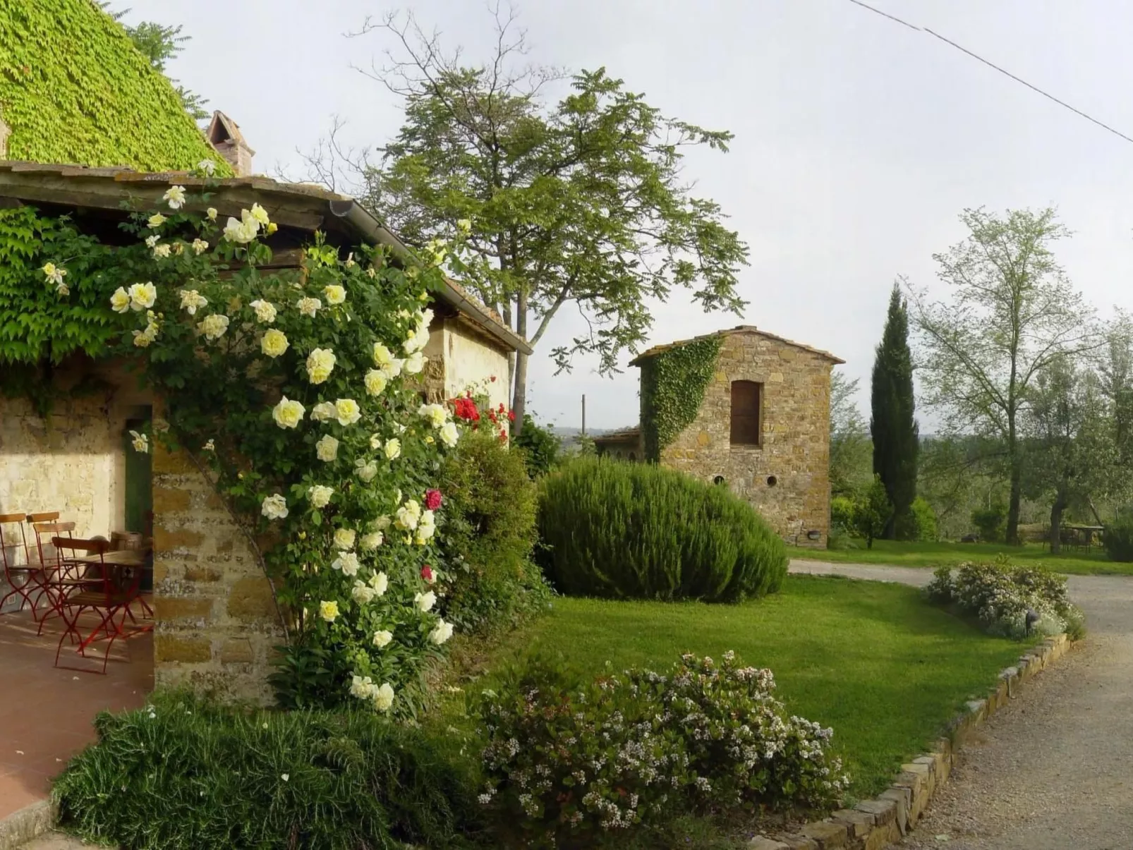Gemütliche blaue Wohnung mit Garten-Buiten