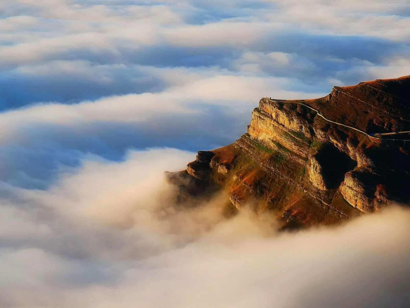 Fachwerkhaus mit Garten-Image-tags.info