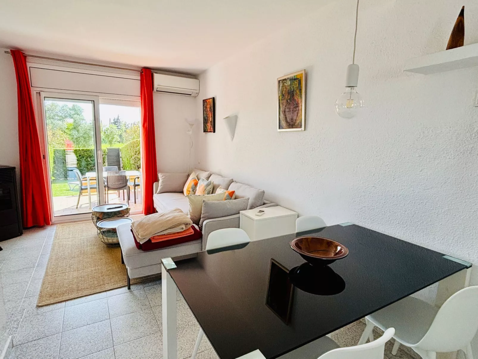 Casa Fluvià mit Gemeinschaftspool-Binnen