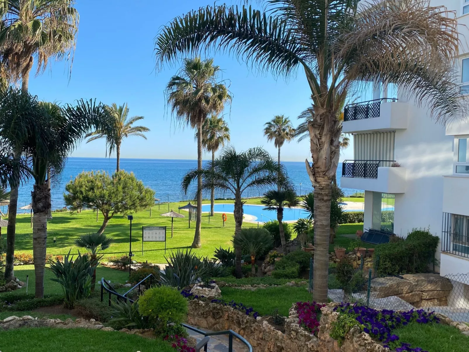 In Sitio De Calahonda mit Privatem Parkplatz und Meerblick-Buiten