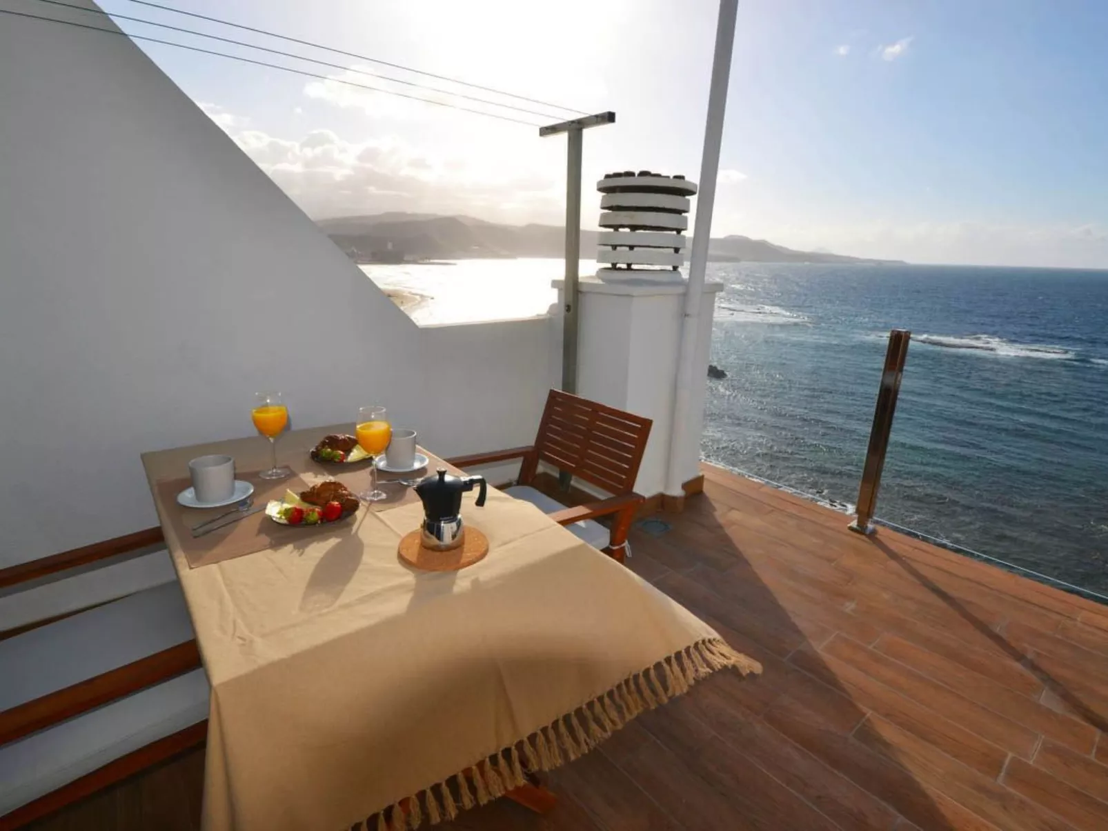 Wohnung mit privater Terrasse und Meerblick-Buiten