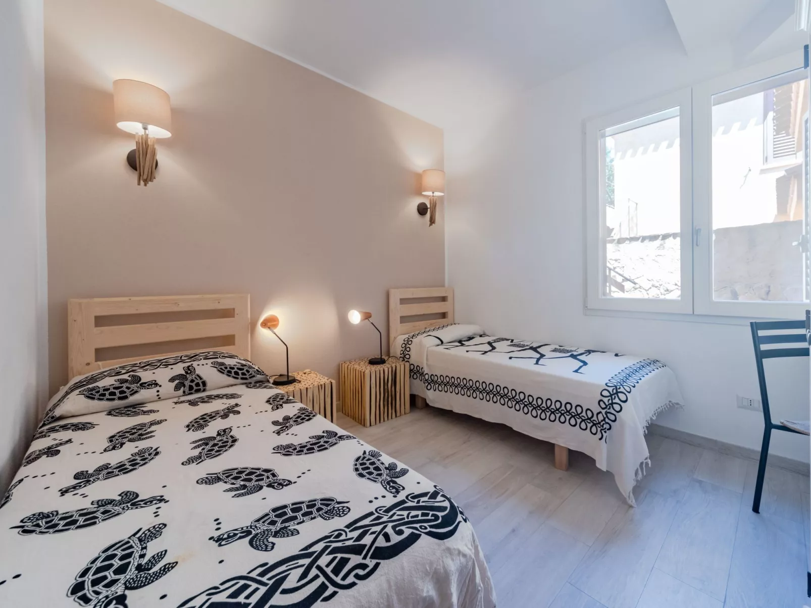 Moderne Villa mit atemberaubendem Blick auf die Küste-Binnen