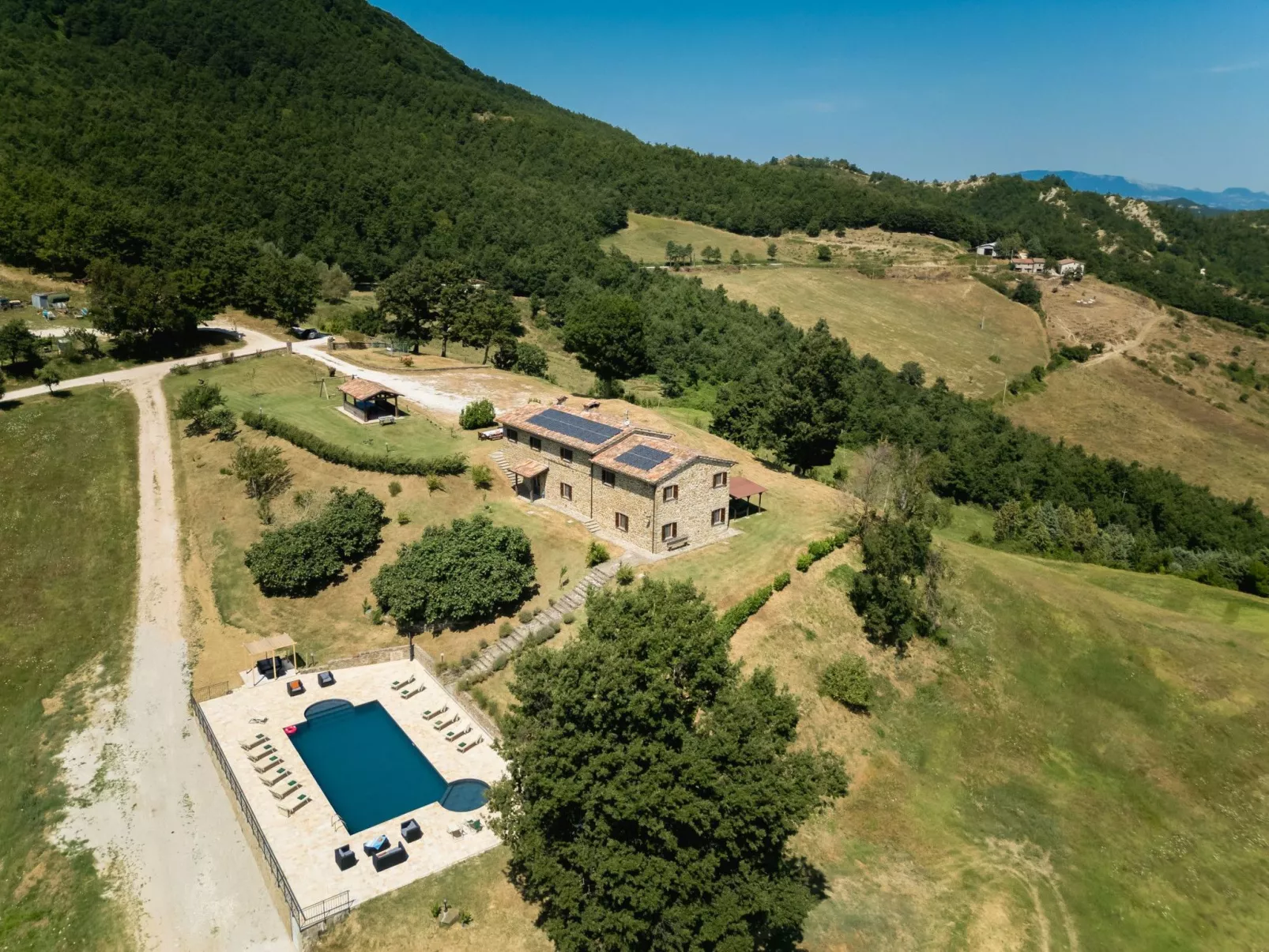 Ca Quattrocchi, Marcheholiday-Buiten