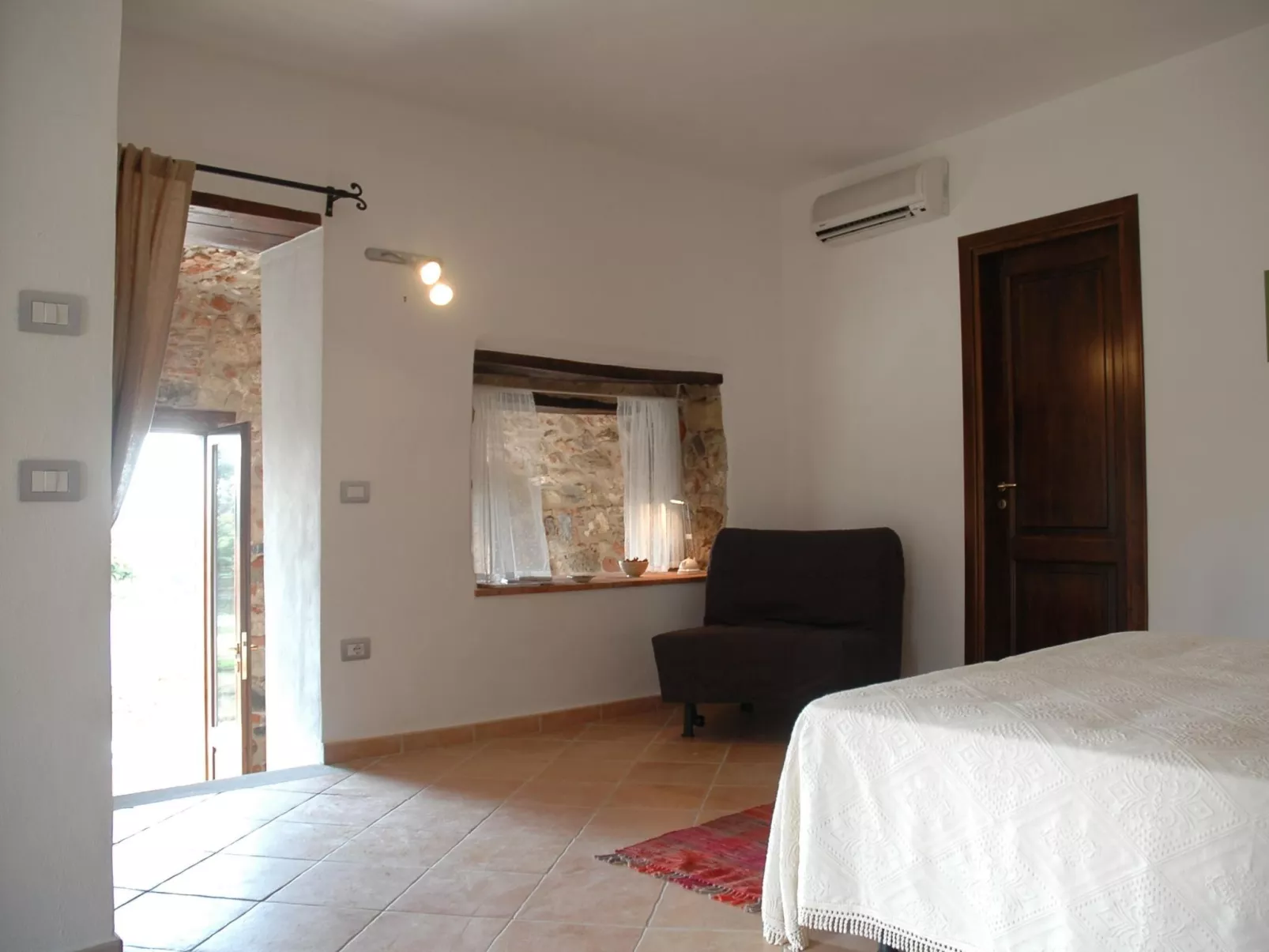 Il Pozzo - Zwei-Zimmer-Wohnung - 1 Schlafzimmer - 1 Badezimmer - Wohnküche - in-Binnen