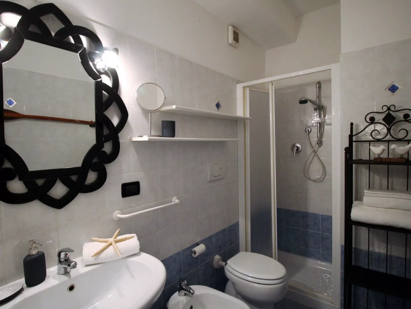 'Las Sardinas-Image-tags.info