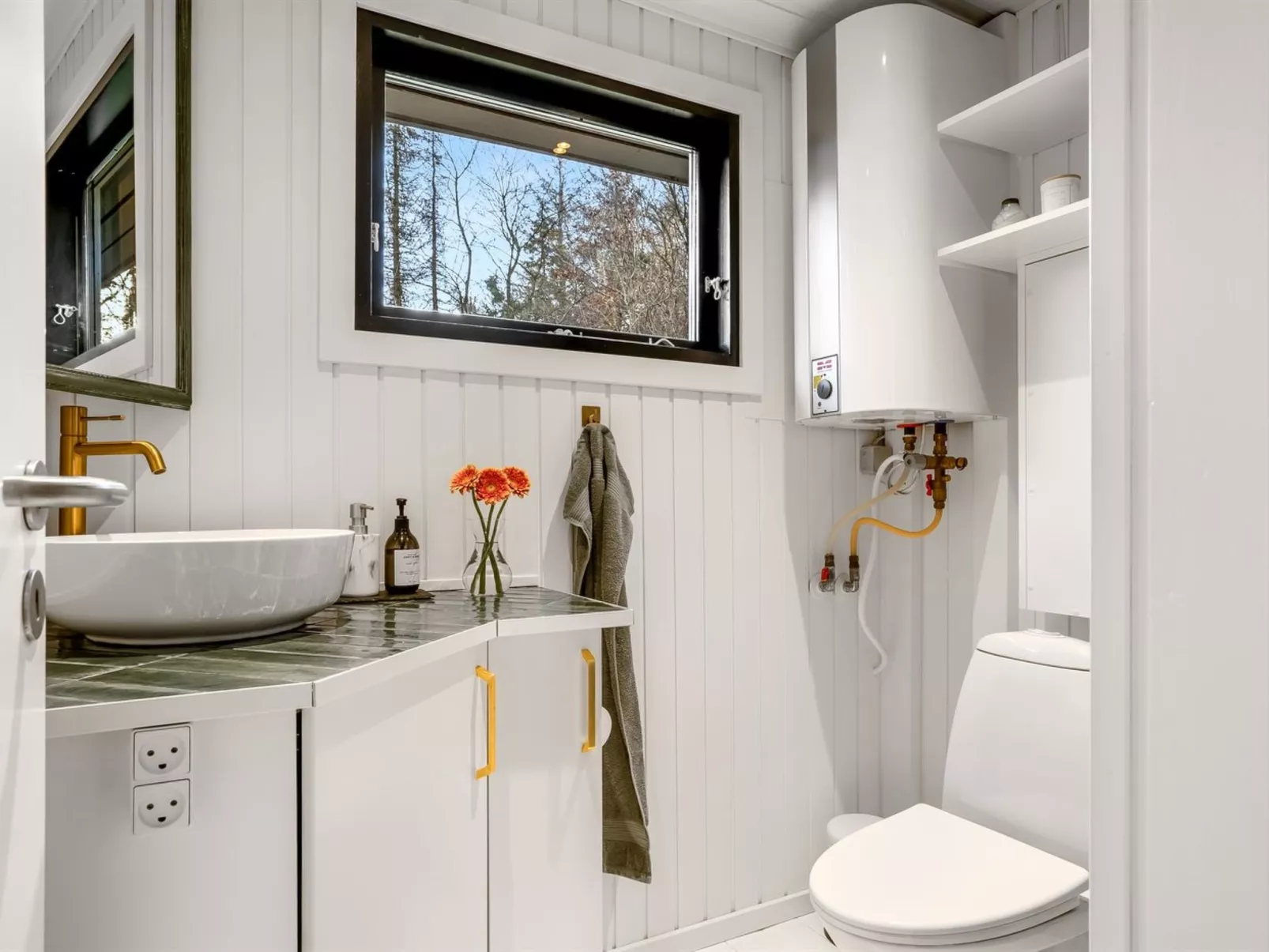 "Dreng" -  from the sea-Binnen