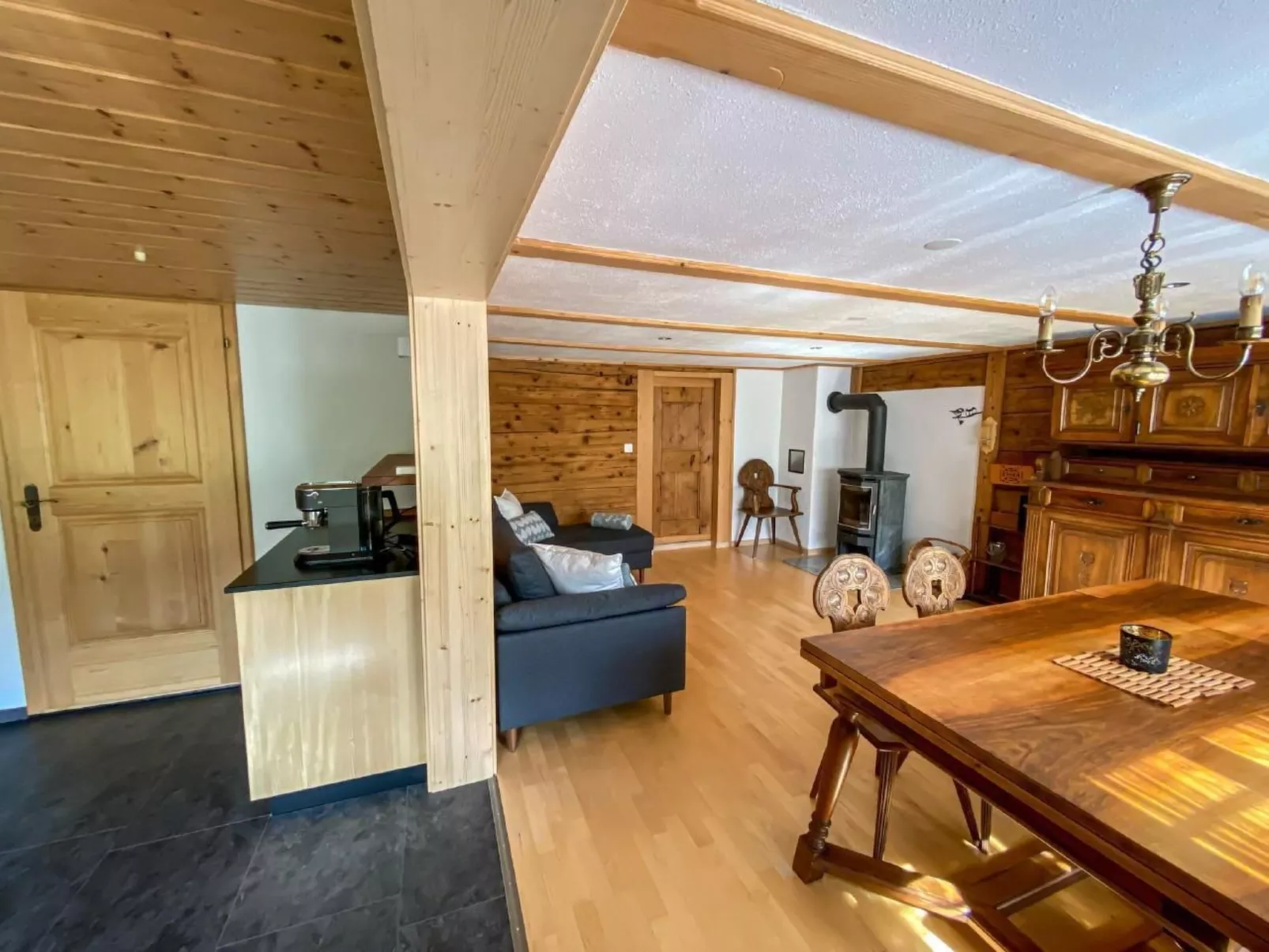 Chalet Simeli-Binnen