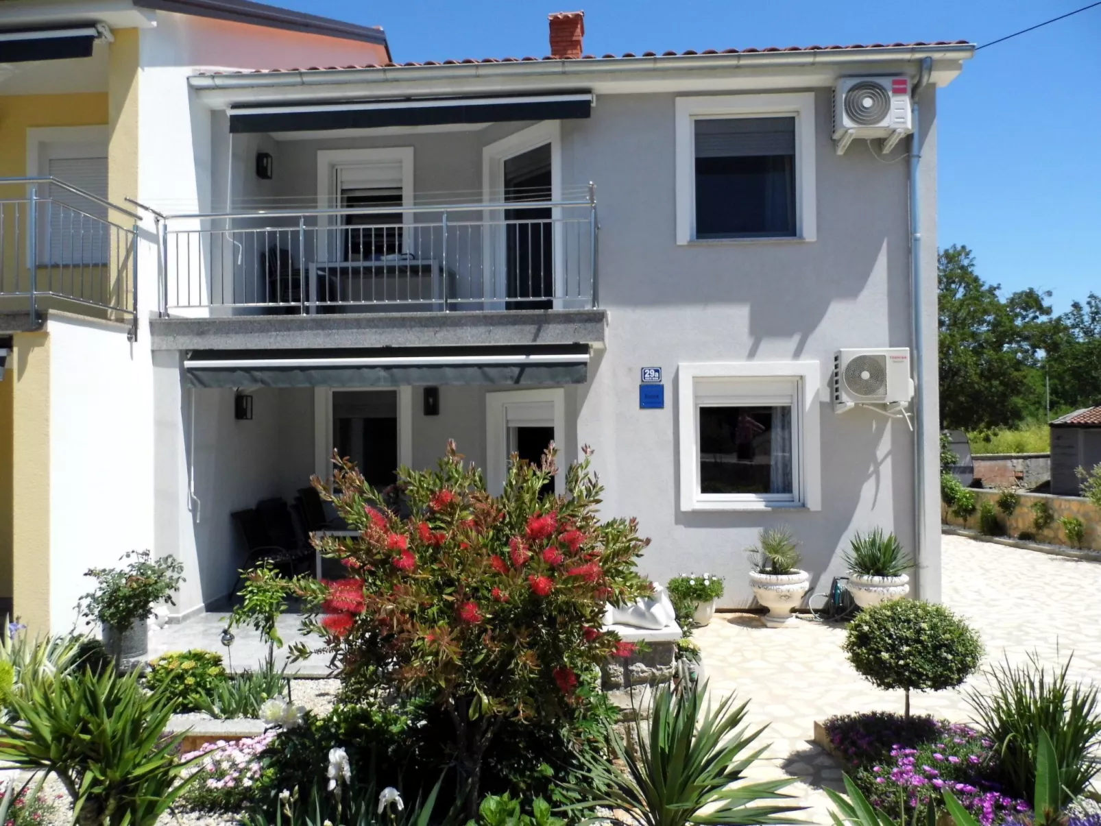 Neue und moderne, voll ausgestattete Wohnung-Buiten