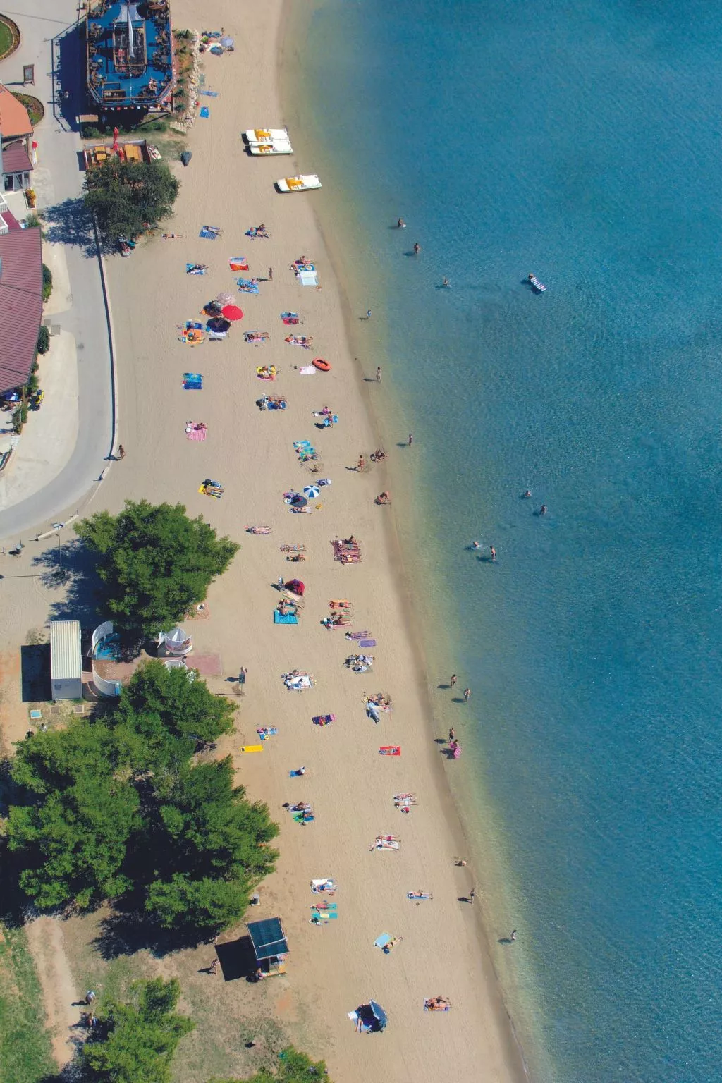 Schönes Apartment, privater Parkplatz und Strand in der Nähe-Buiten