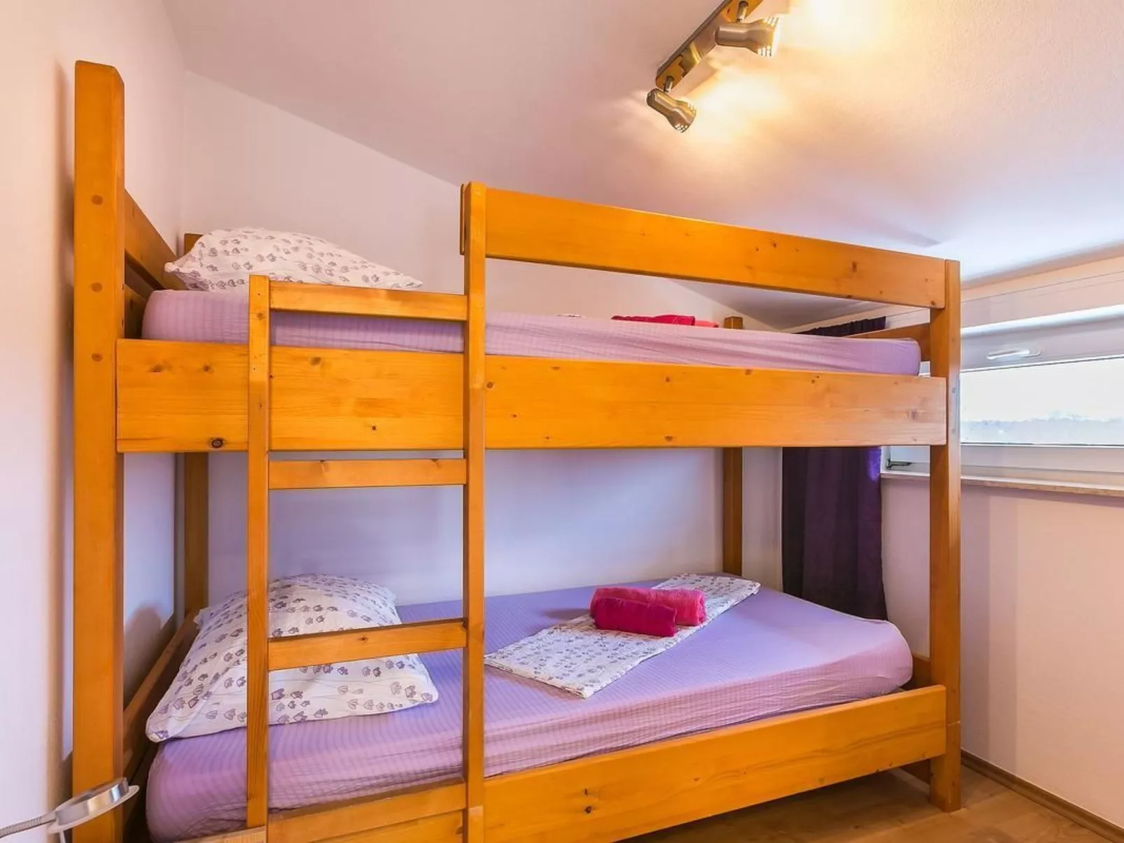 "Borka Kapovica" mit Balkon-Binnen