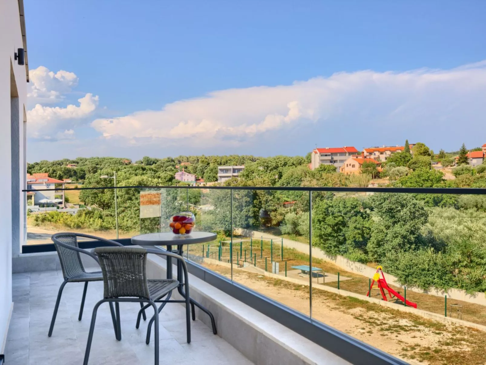 Villa Delfin mit Pool-Buiten