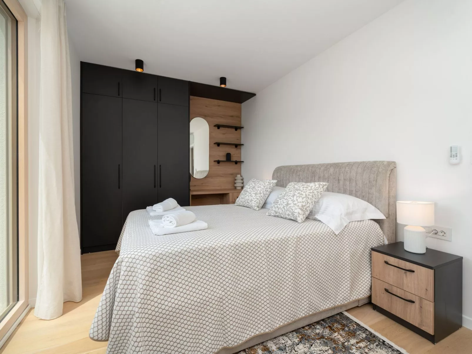 Neue Villa Adore-Binnen