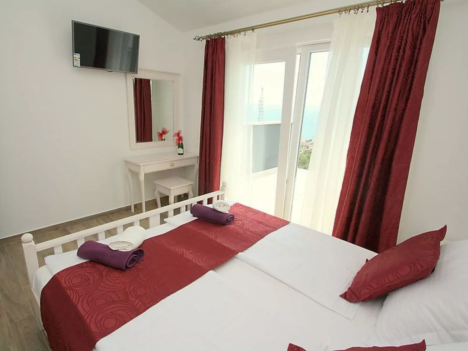 Villa Belvedere mit beheiztem Schwimmbad, Garten-Image-tags.info