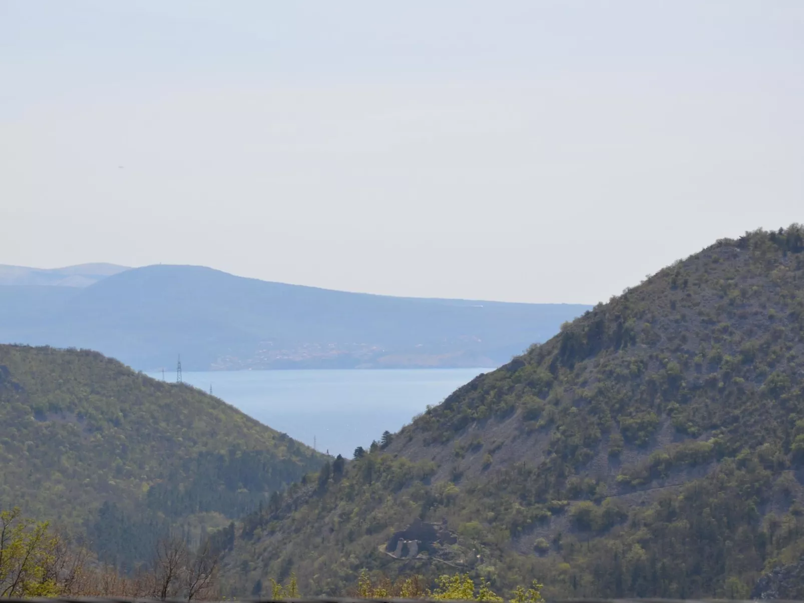 Großes Ferienhaus mit eigenem Pool und Terrasse-Buiten