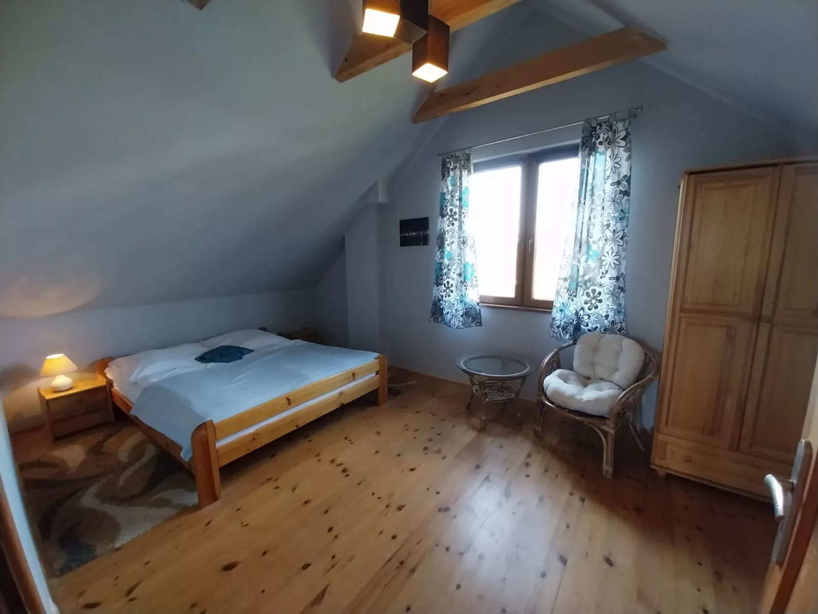 Auf einer Insel-Binnen