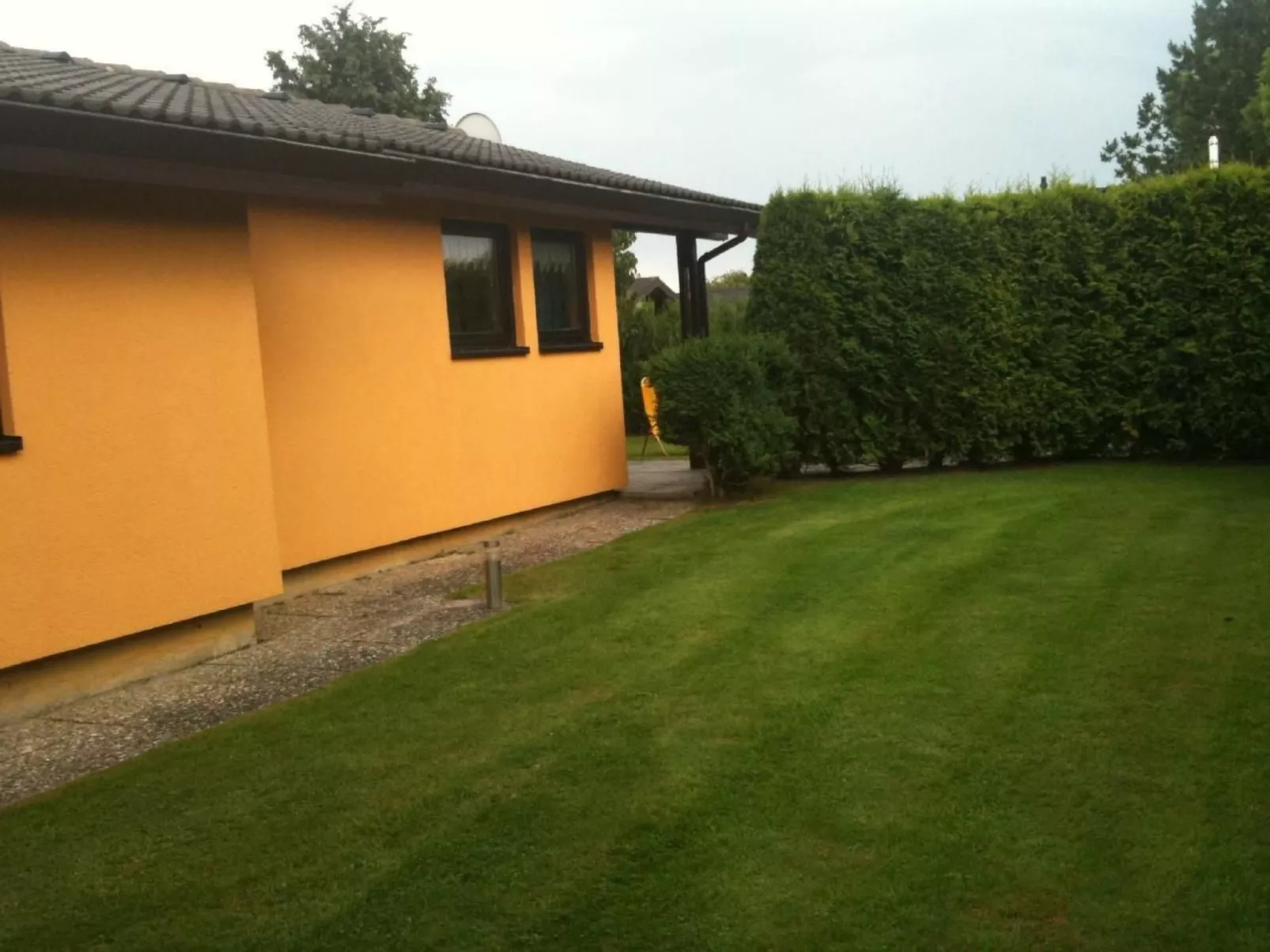 D4 Haus in Eckwarderhörne mit Terrasse und Garte-Buiten