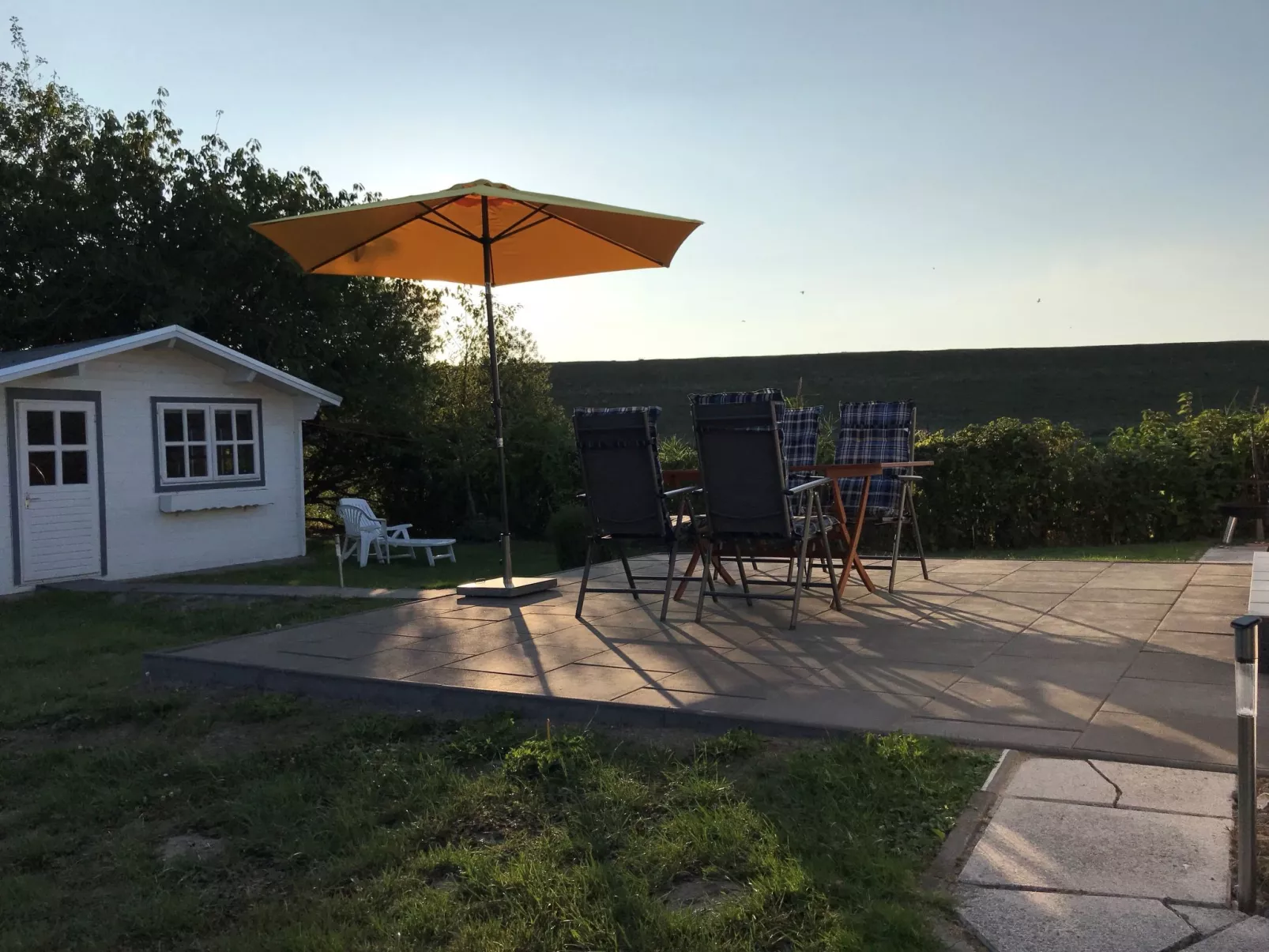 E3 Haus mit Wintergarten, Kamin und Deichblick-Buiten