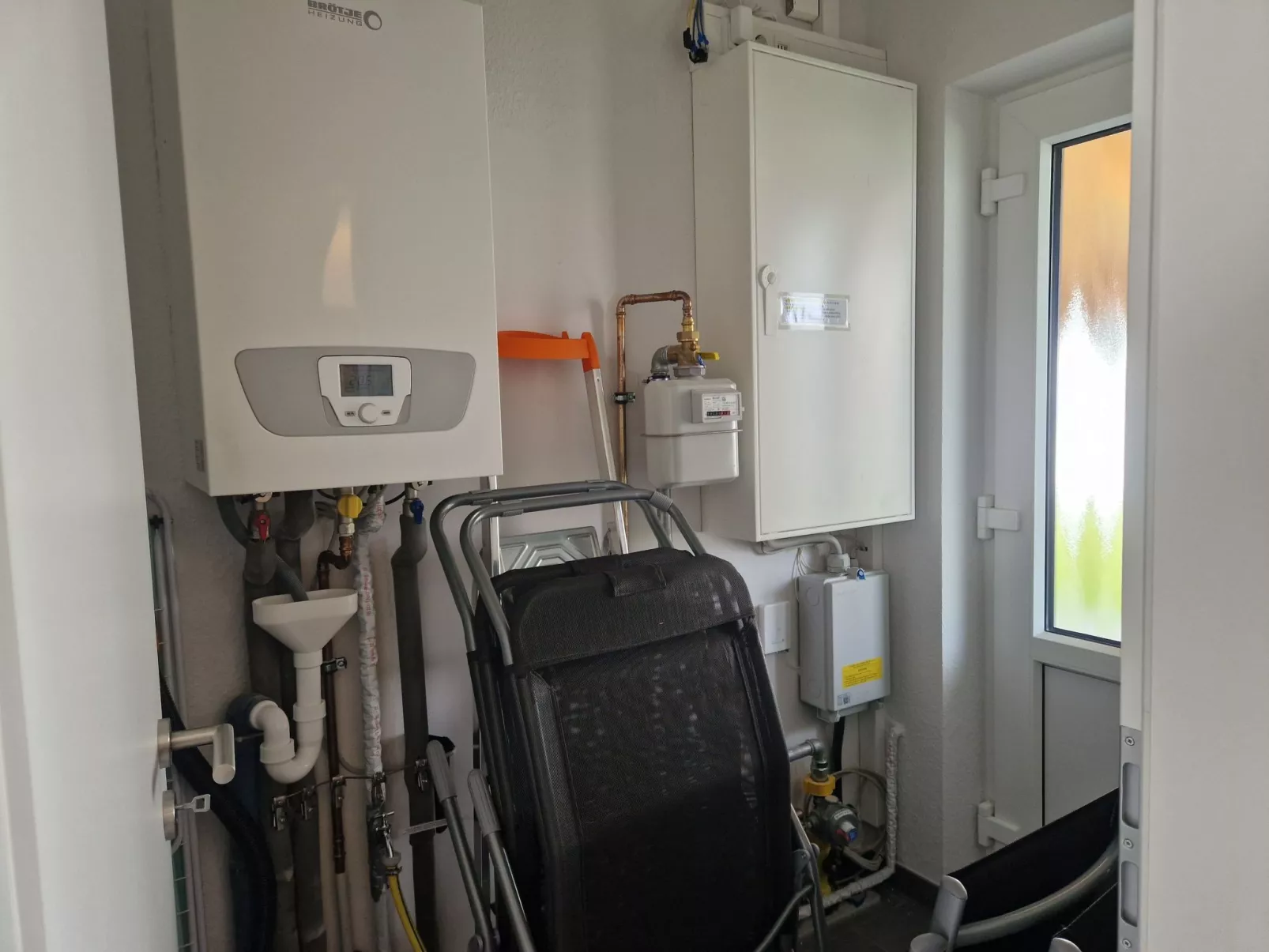 G6 Freistehendes Haus mit Garten und Wallbox-Binnen