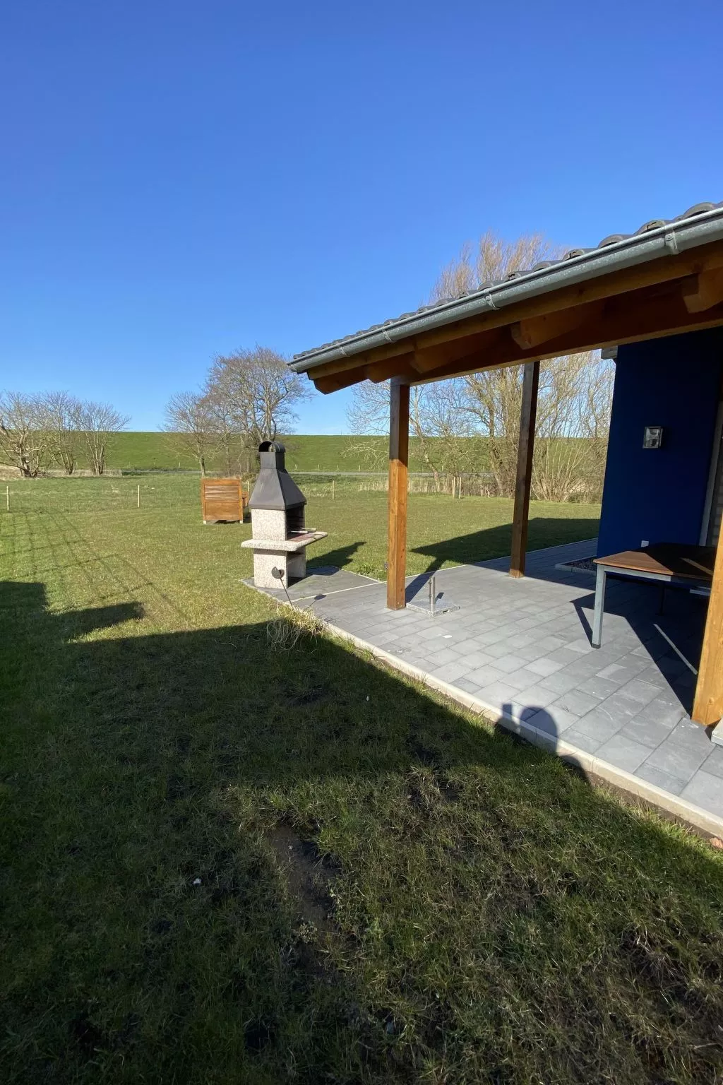 E21 Freistehendes Haus mit Garten und Deichblick-Buiten