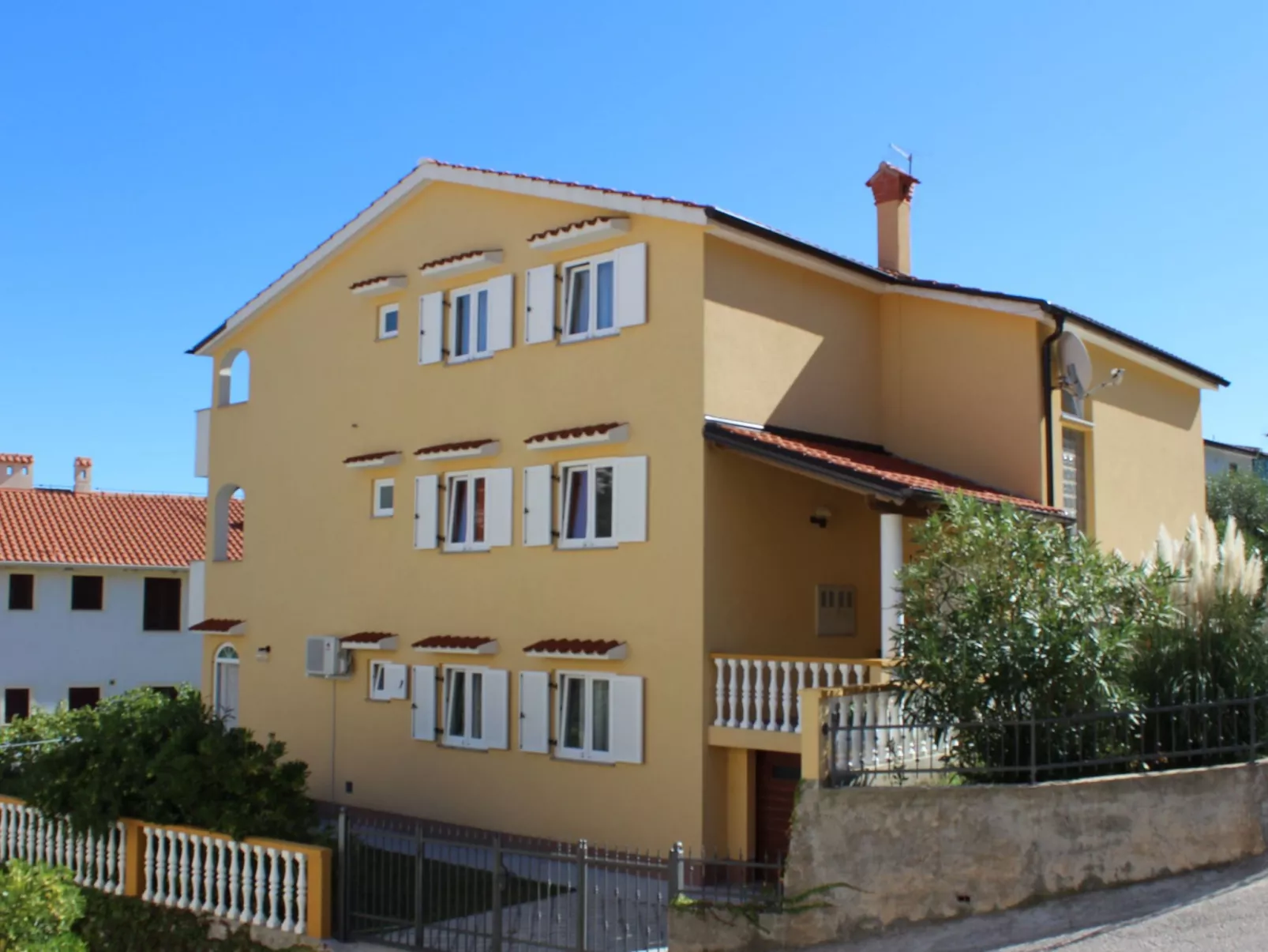 Appartement in Baška mit Eigener Terrasse-Buiten