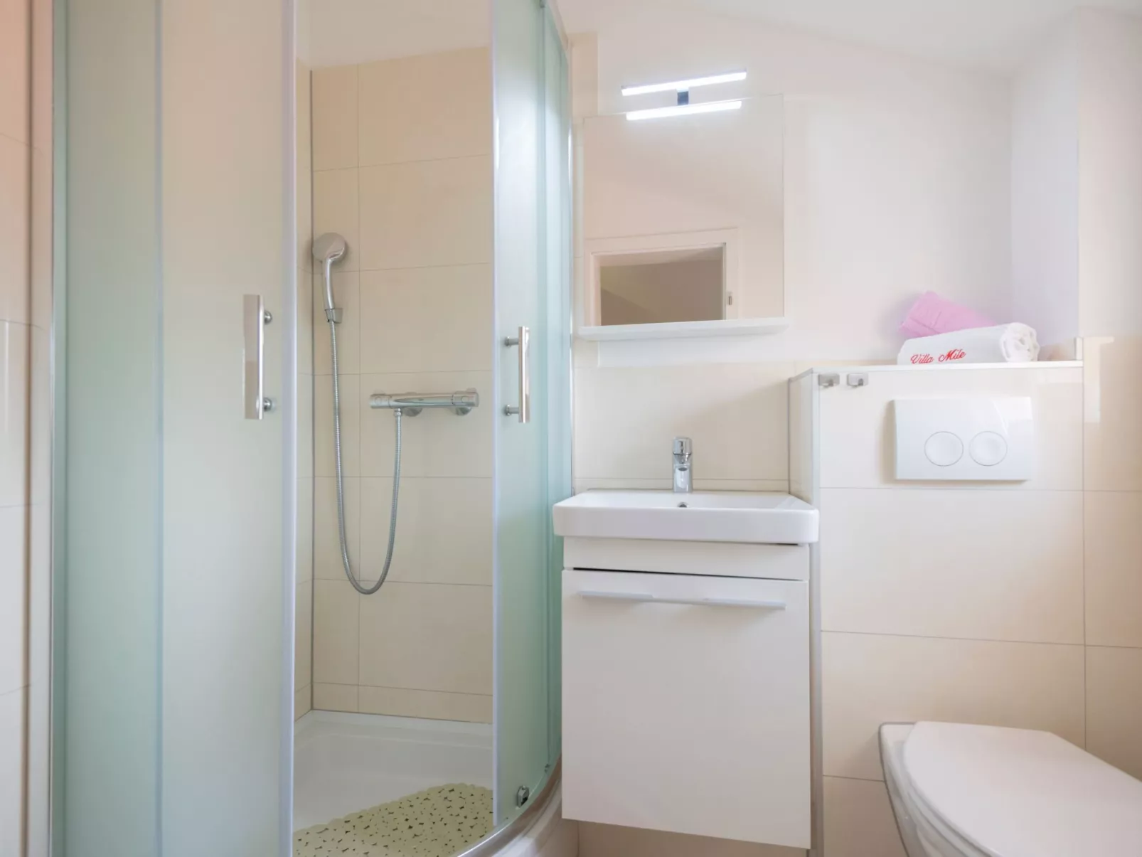 Villa "Mile" mit beheiztem Pool, Grill und Terrasse-Binnen