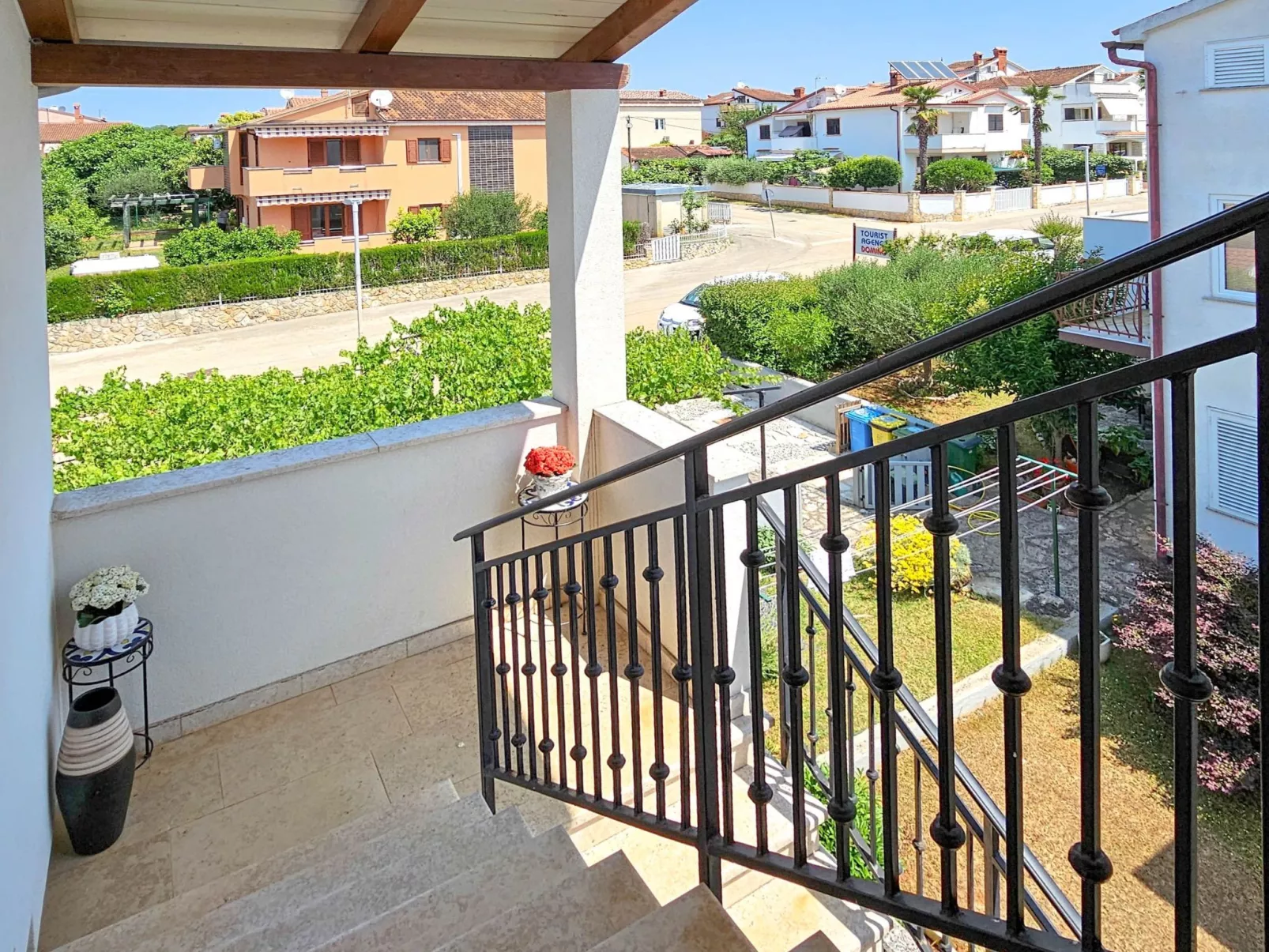 "Lara A4" mit Balkon-Buiten