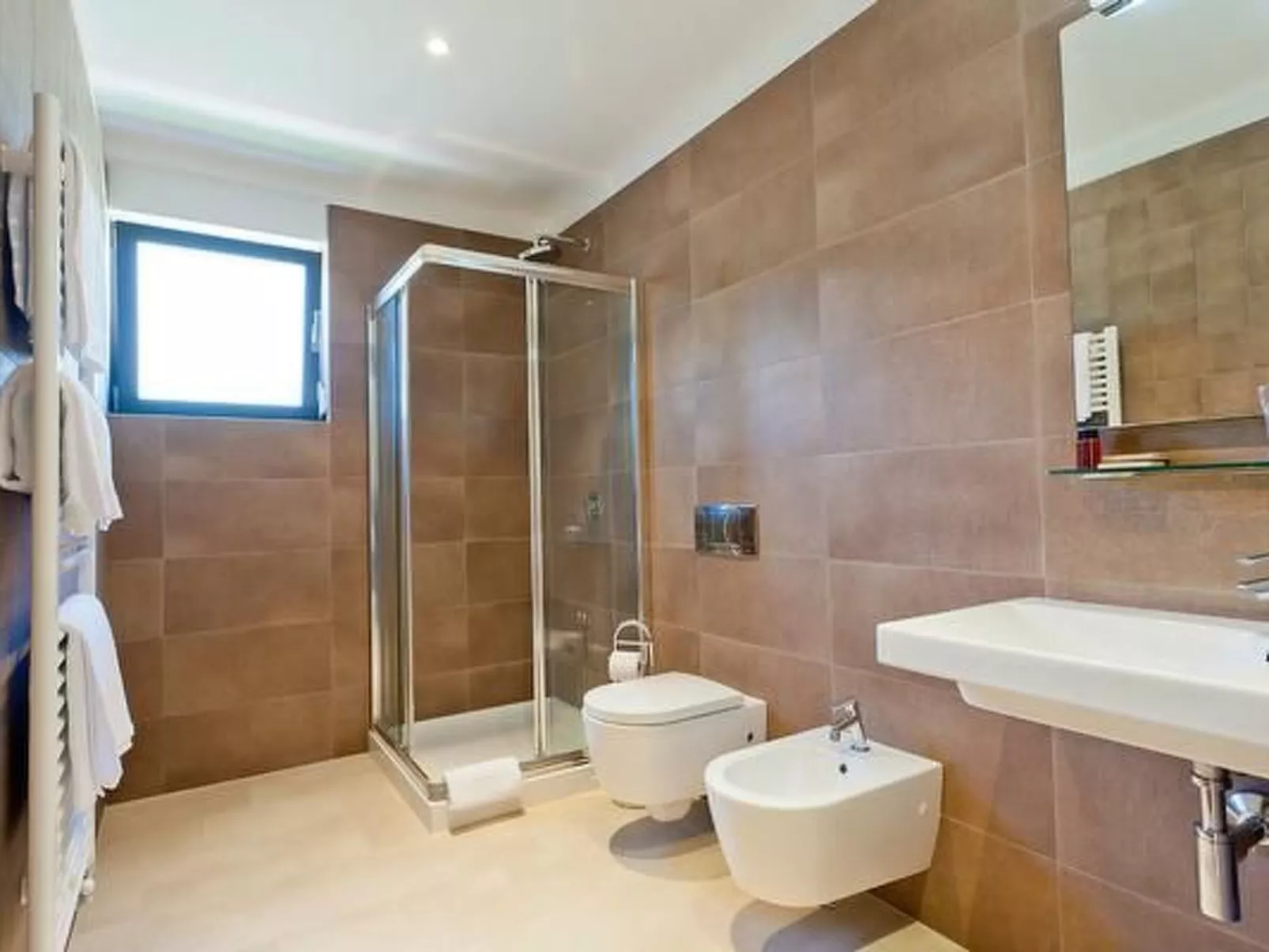 Designvilla mit Dachterrasse und Panoramablick-Binnen