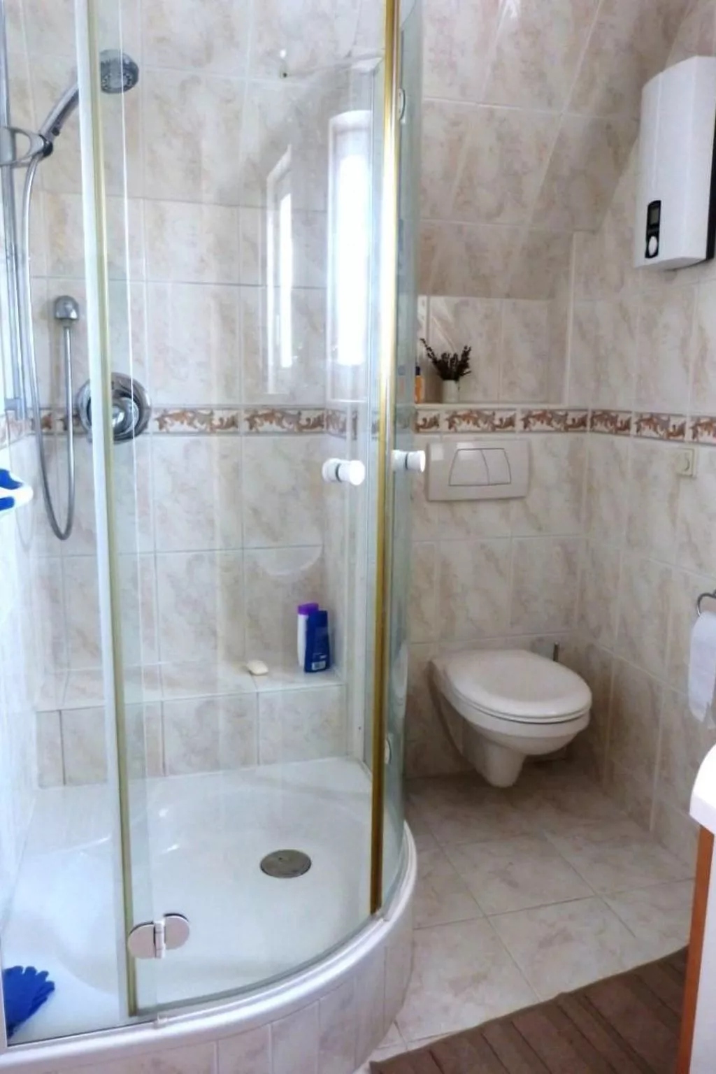 Haus mit  freier Fahrradnutzung und kleinem Boot-Binnen