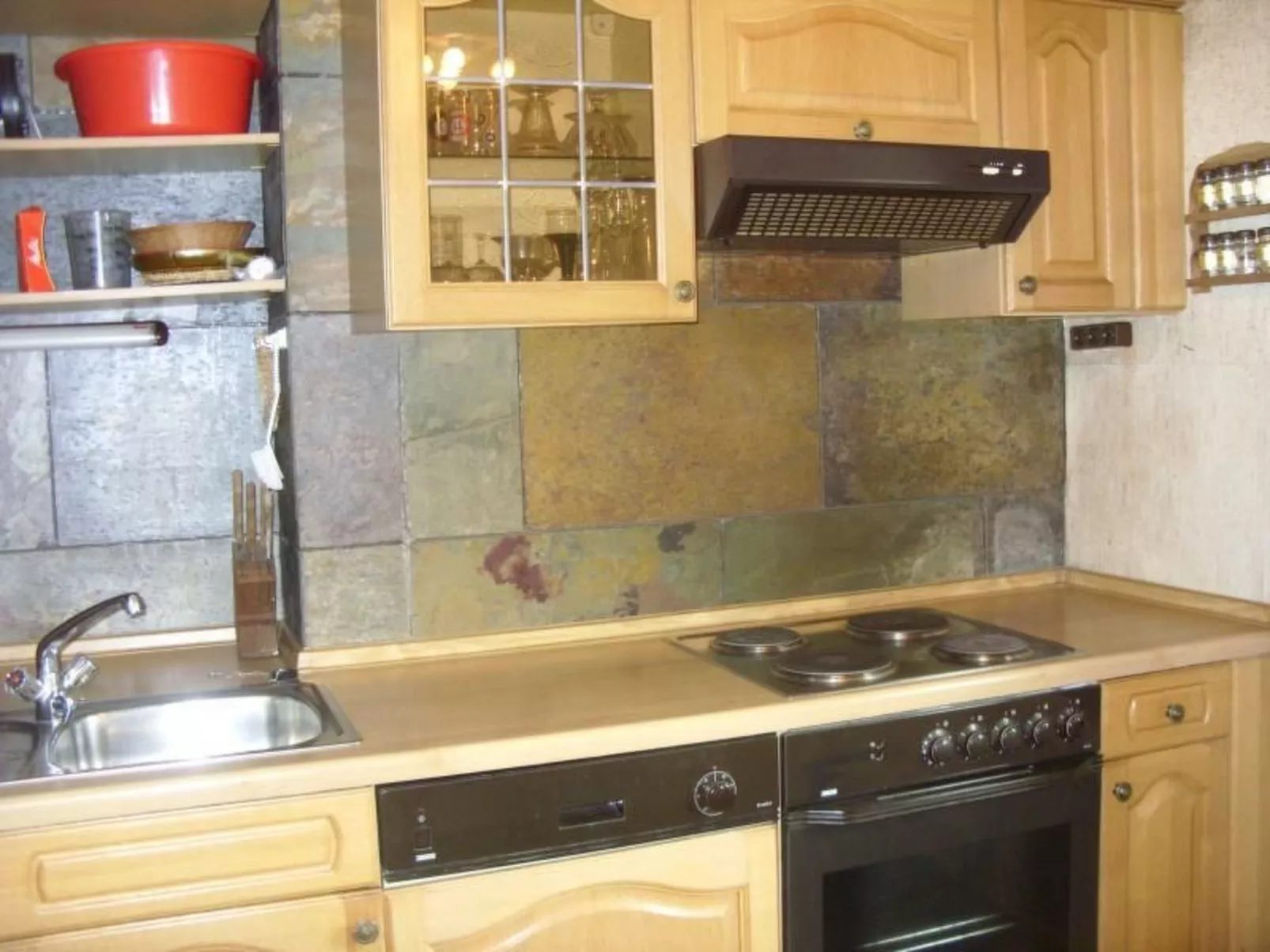 Mit Terrasse und Parkplatz-Image-tags.info